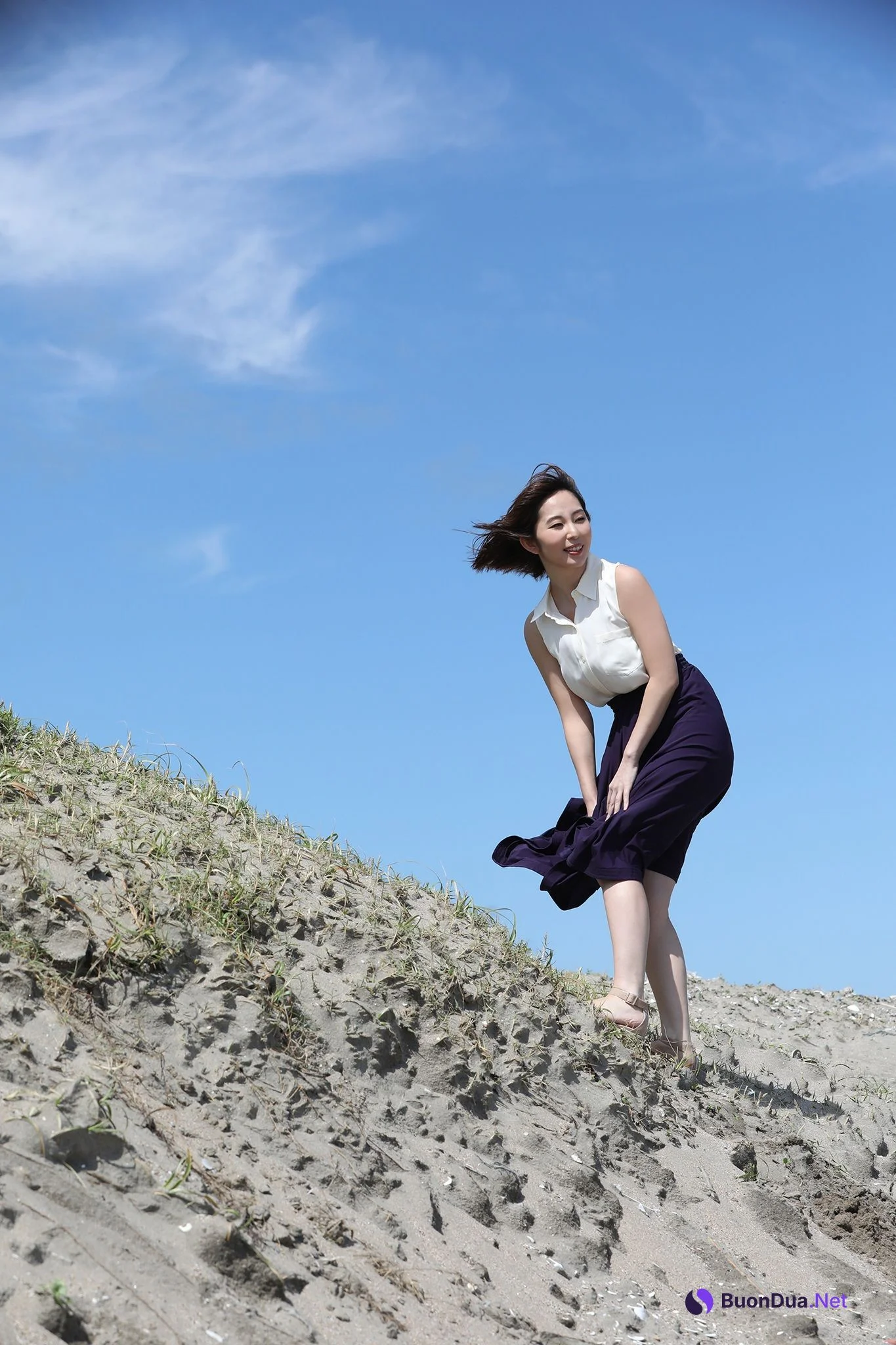 Misumi Shiochi 塩地美澄, ＦＲＩＤＡＹデジタル写真集 「日本一のフェロモン美女アナと官能トリップ」 Set.01 - 照片 2