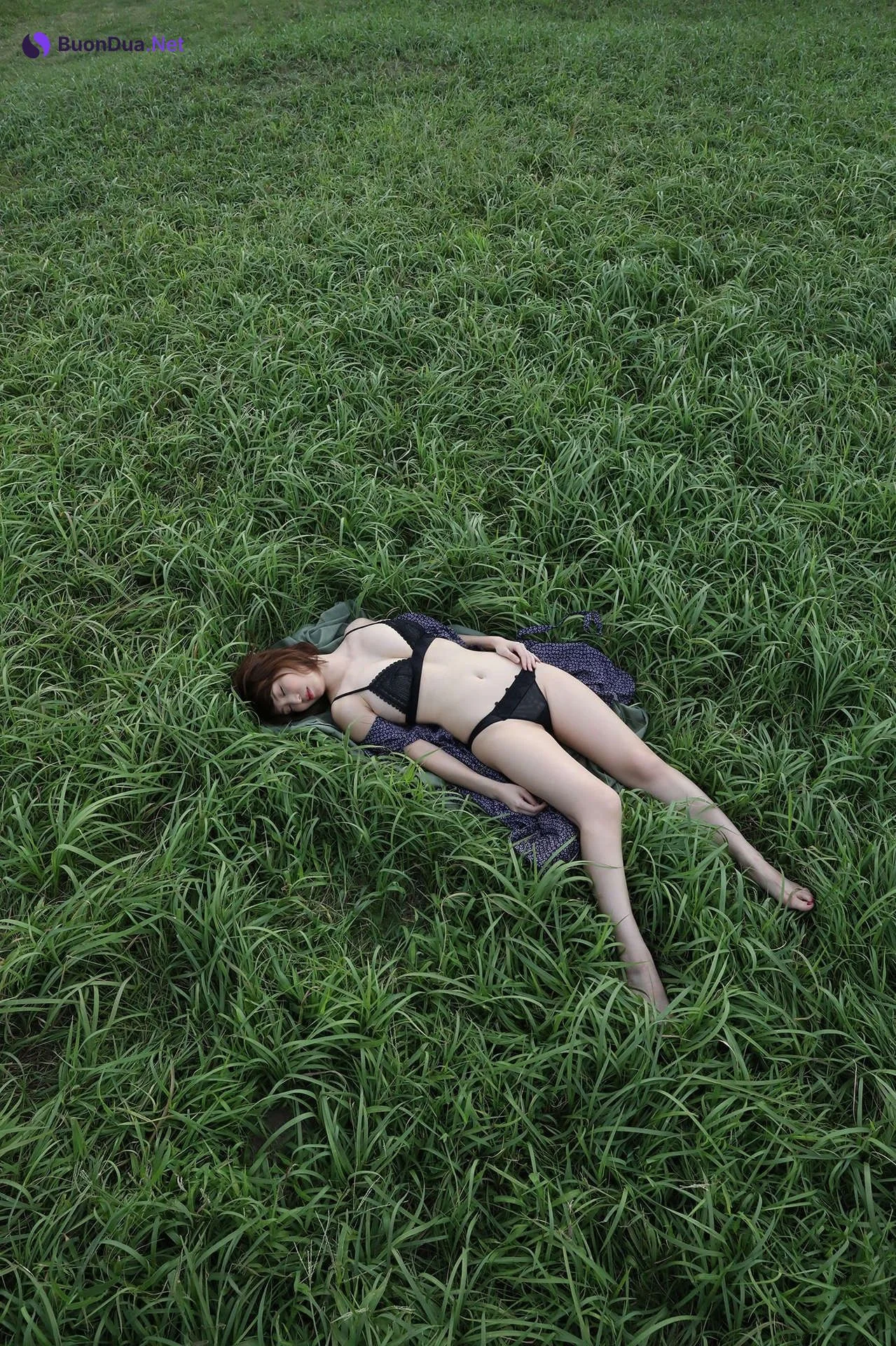 Misumi Shiochi 塩地美澄, ＦＲＩＤＡＹデジタル写真集 「日本一のフェロモン美女アナと官能トリップ」 Set.02 - Photo 10