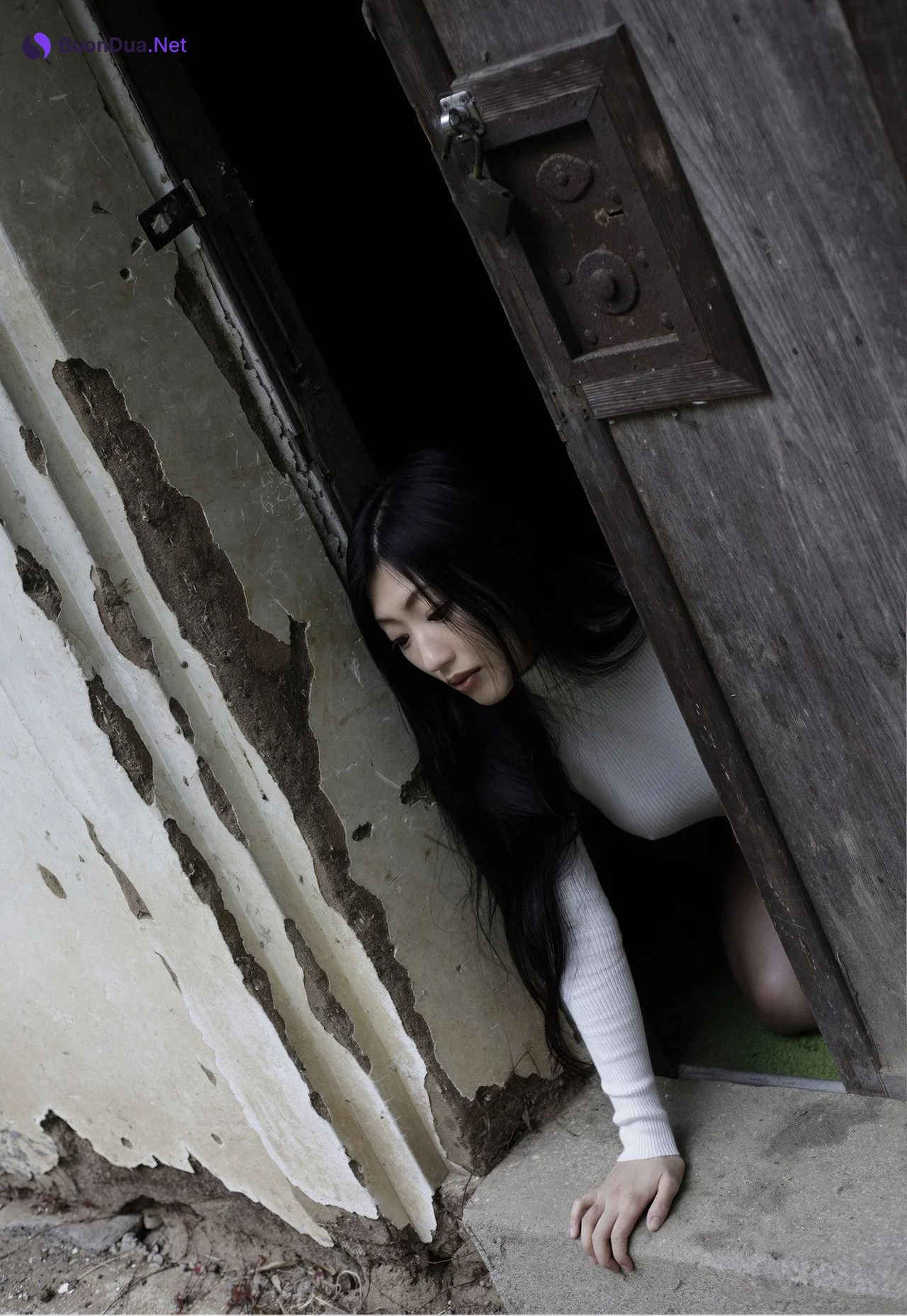 Mitsu Dan 壇蜜, デジタル写真集 蔵のなかの・・・ Premium Archive - Photo 3