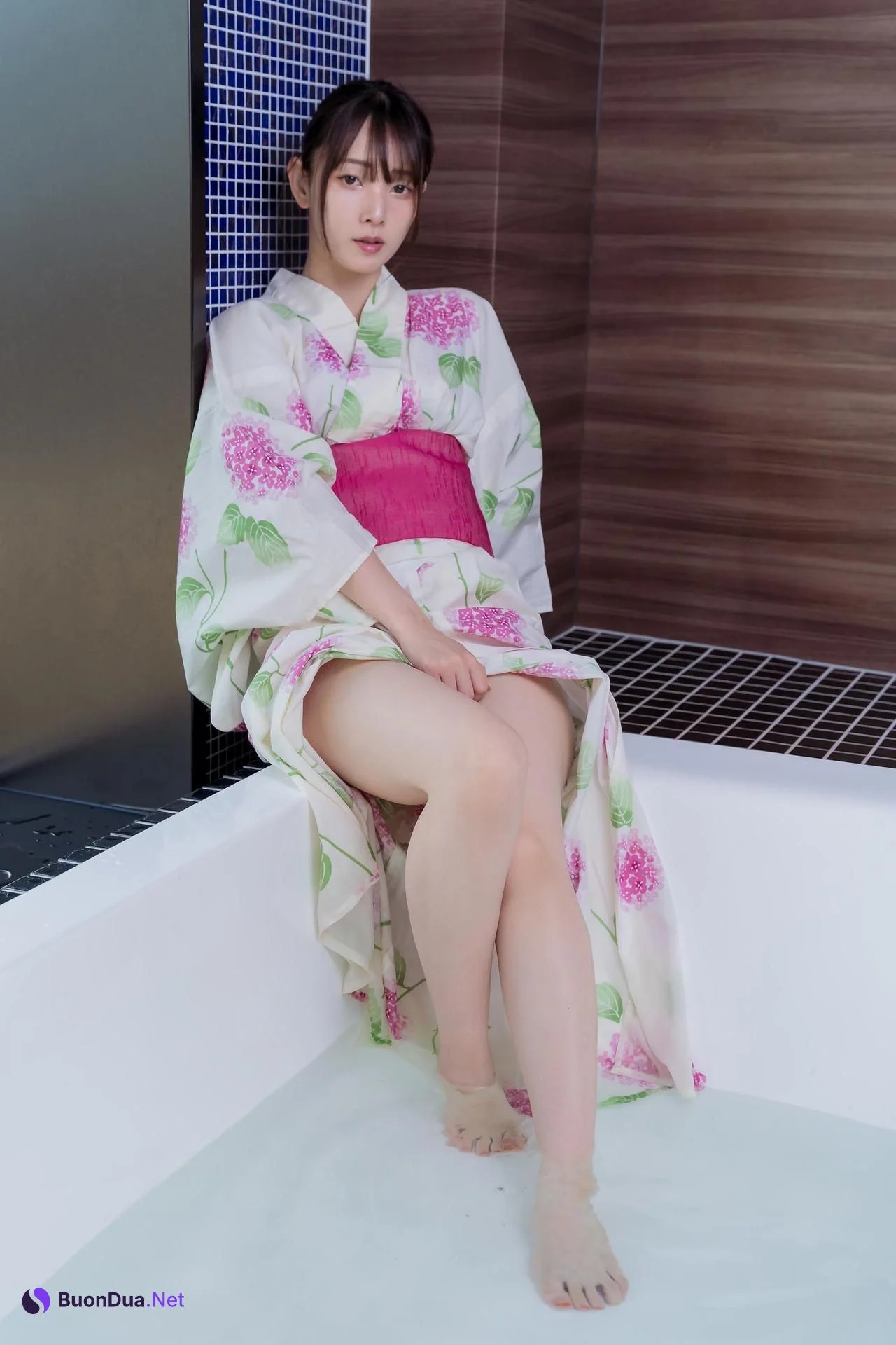 Mitsuki Goronzoku ゴロン族美月, フェチグラビア写真集 「Translucent」 Set.03 - Photo 3
