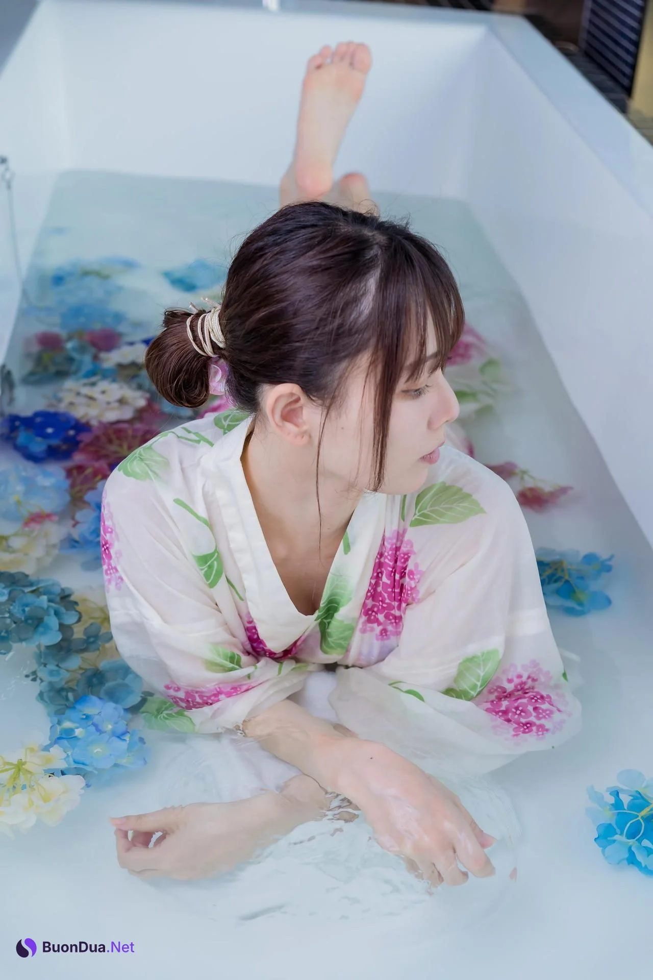 Mitsuki Goronzoku ゴロン族美月, フェチグラビア写真集 「Translucent」 Set.03 - Photo 6