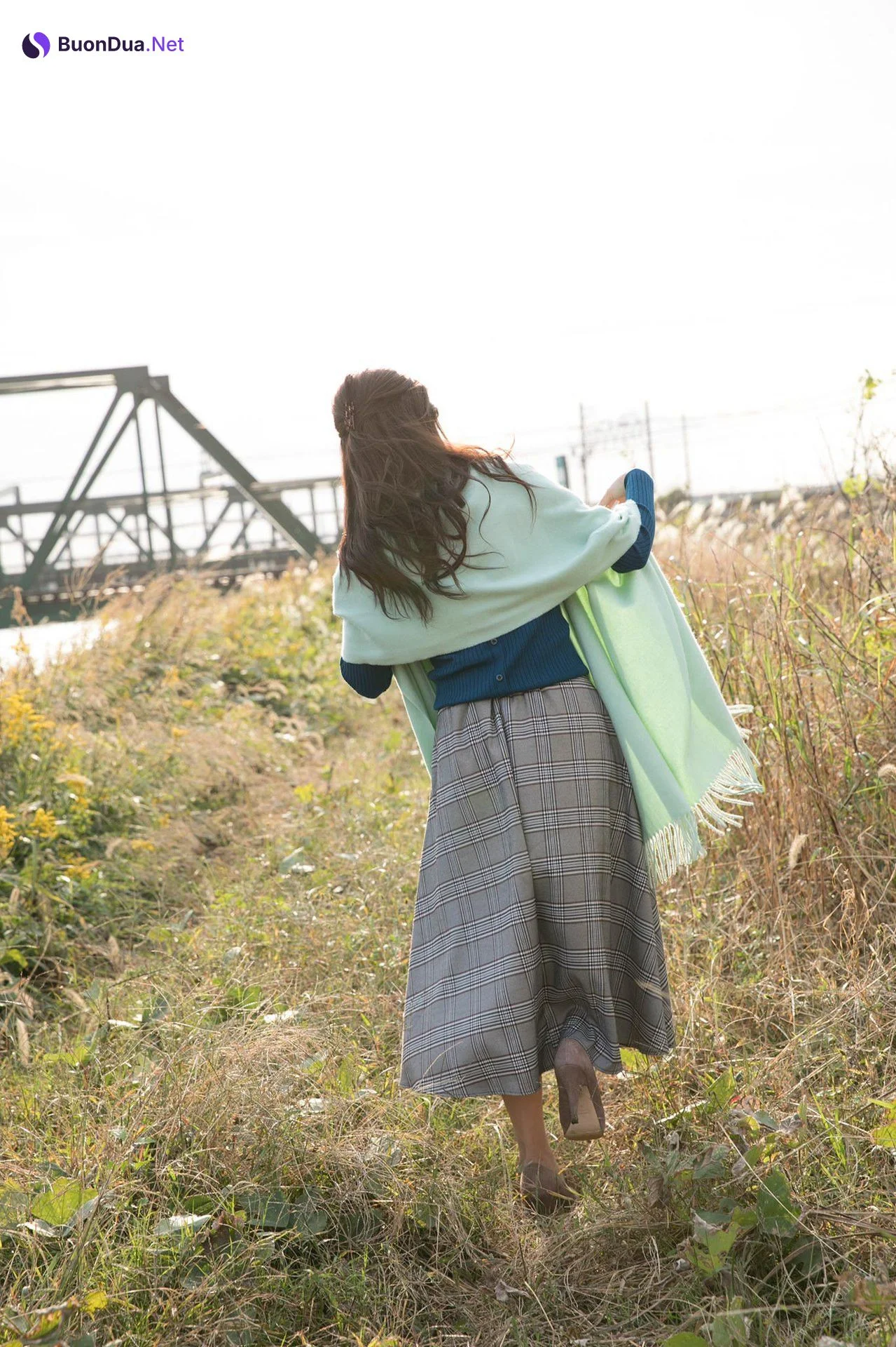 Miu Nakamura 仲村美海, 写真集 [背中を流して] Set.01 - 사진 11