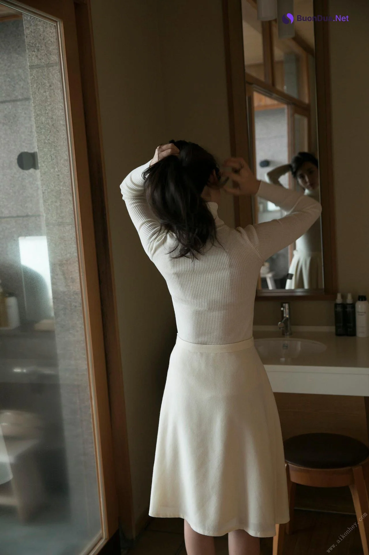 Miu Nakamura 仲村美海, 写真集 [背中を流して] Set.02 - Photo 9