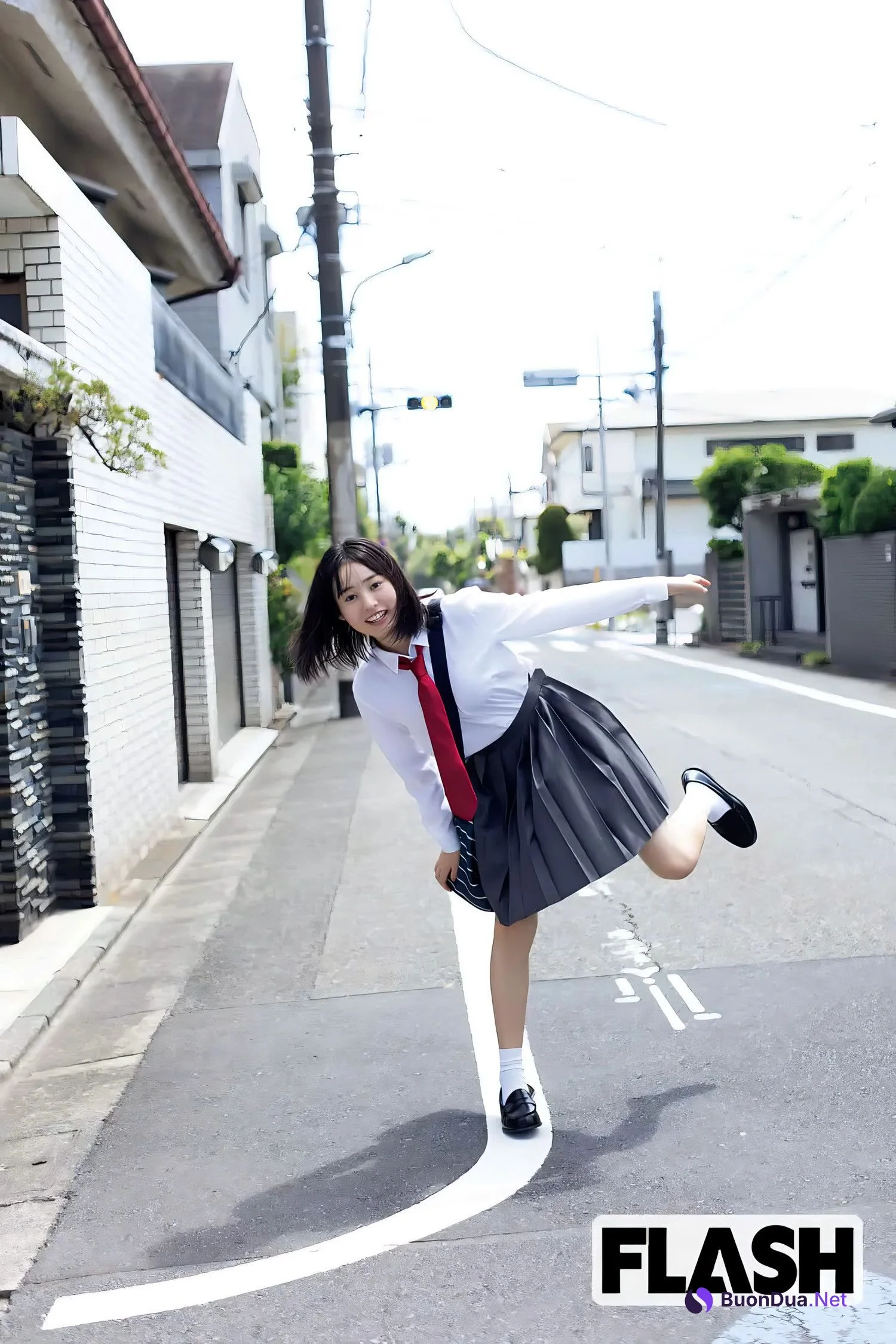 Miu Shirahama 白濱美兎, FLASH 2023.12.26 (フラッシュ 2023年12月26日号) - Photo 9