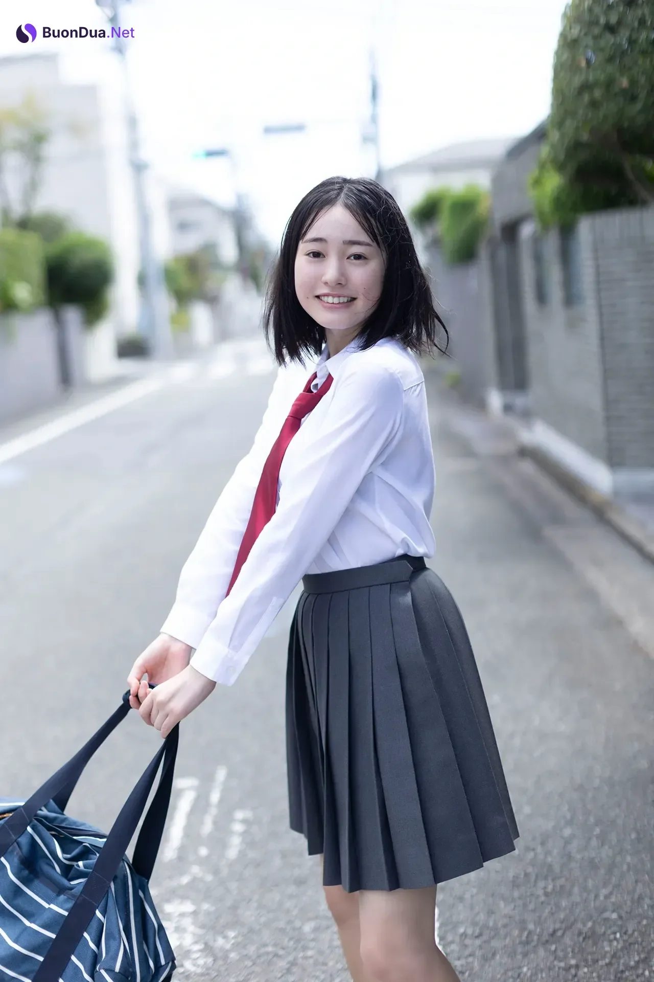 Miu Shirahama 白濱美兎, FLASHデジタル写真集 「ちょっぴりオトナ」 Set.01 - Photo 3
