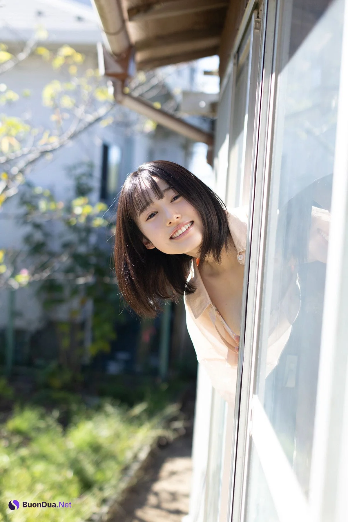 Miu Shirahama 白濱美兎, FRIDAYデジタル写真集 「ぎゅってして ｖｏｌ．２ ちょっとオトナな１００ページ豪華版」 Set.03 - Photo 2