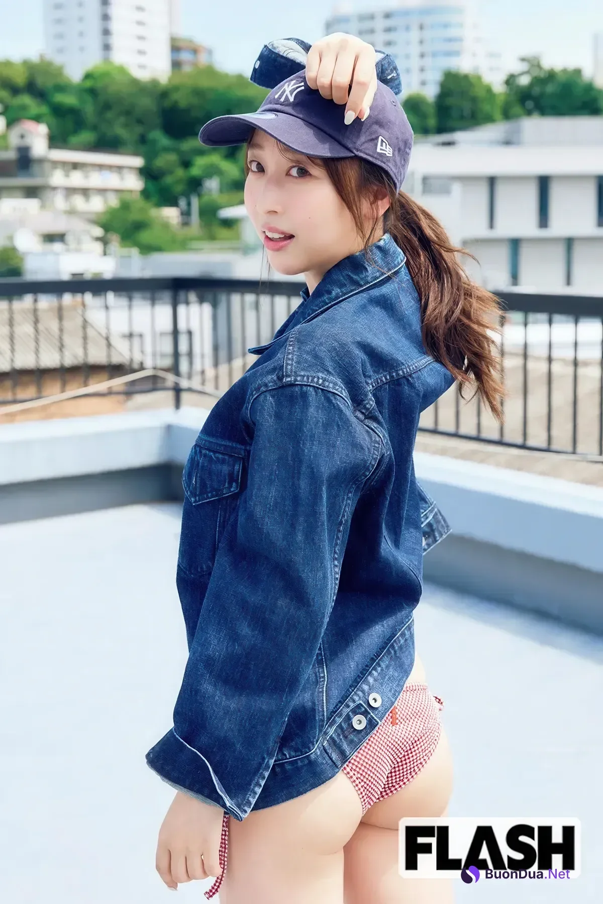 Miu Shirahama 白濱美兎, Honoka Takeuchi たけうちほのか, FLASH 2025.11.04 (フラッシュ 2025年11月4日号) - Photo 18