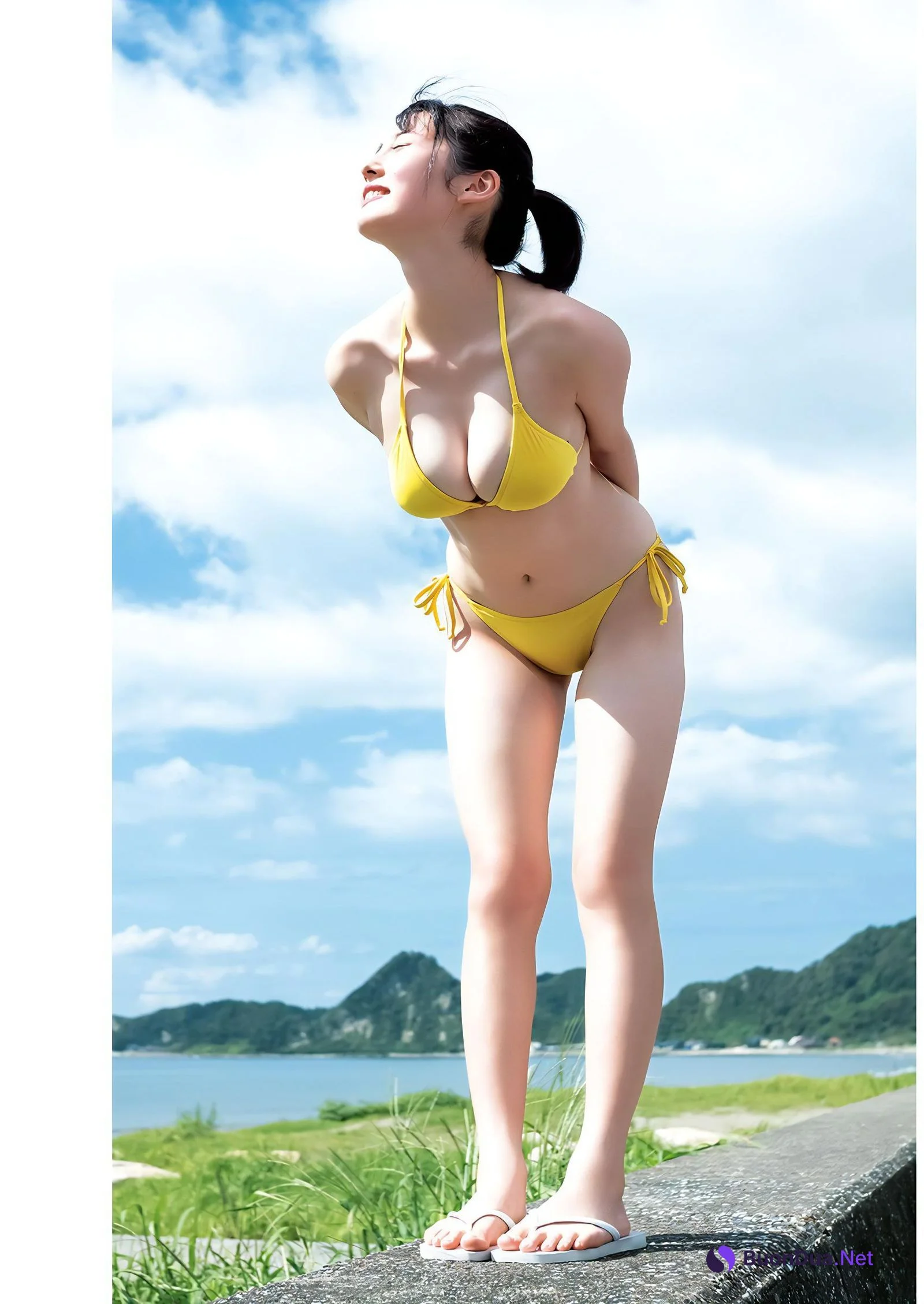 Miu Shirahama 白濱美兎, Young Jump 2023 No.46 (ヤングジャンプ 2023年46号) - Photo 3
