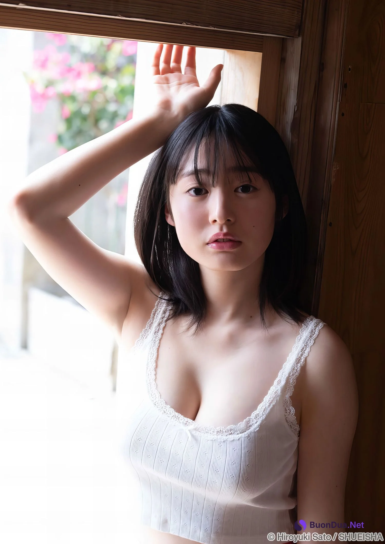 Miu Shirahama 白濱美兎, Young Jump 2024 No.24 (ヤングジャンプ 2024年24号) - Photo 11