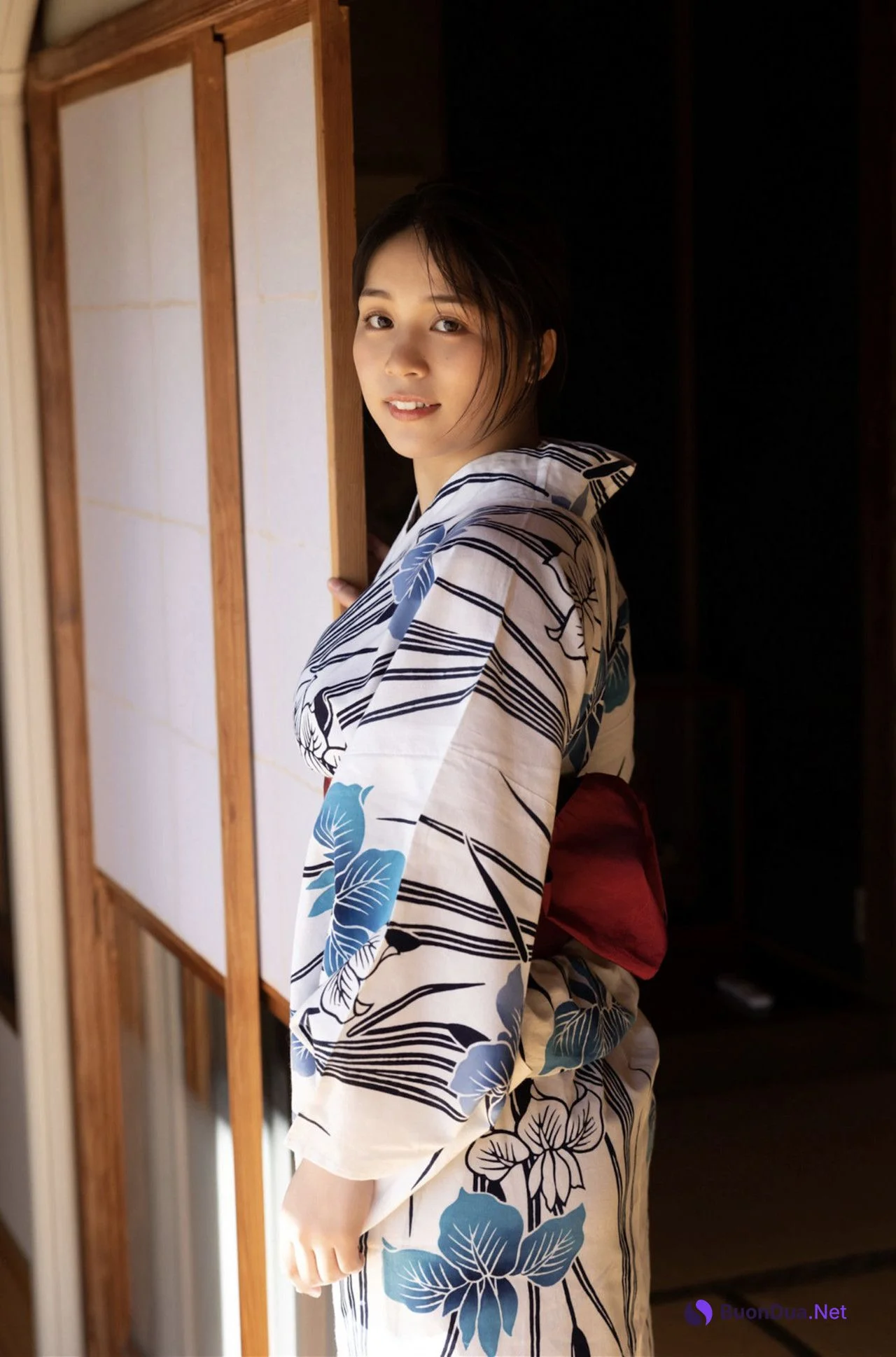 Miyabi Yamaoka 山岡雅弥, FRIDAYデジタル写真集 「彼女と暮らせば」 Set.01 - รูปภาพ 2