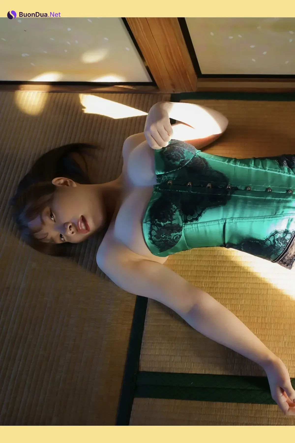 Miyako Nanjo 南條みや子, 写真集 「振り向けば… ～春光に照らされた君と～」 Set.02 - Photo 17