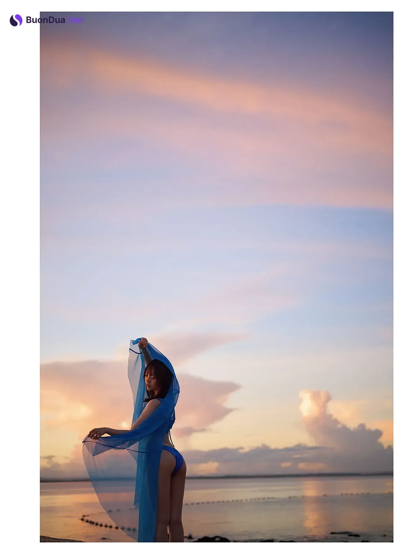 Miyata Manamo 宮田愛萌, 1st写真集 「Lilas」 特別アザーカット付き版 - Photo 4