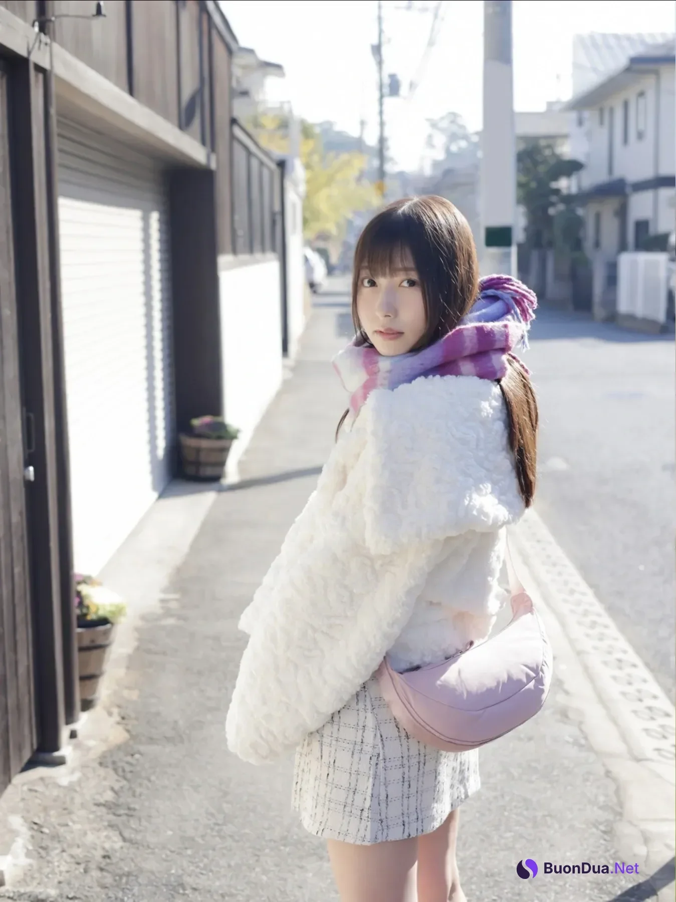 Miyu Aizawa 逢沢みゆ, FLASHデジタル写真集 脱・正統派アイドル - Photo 3