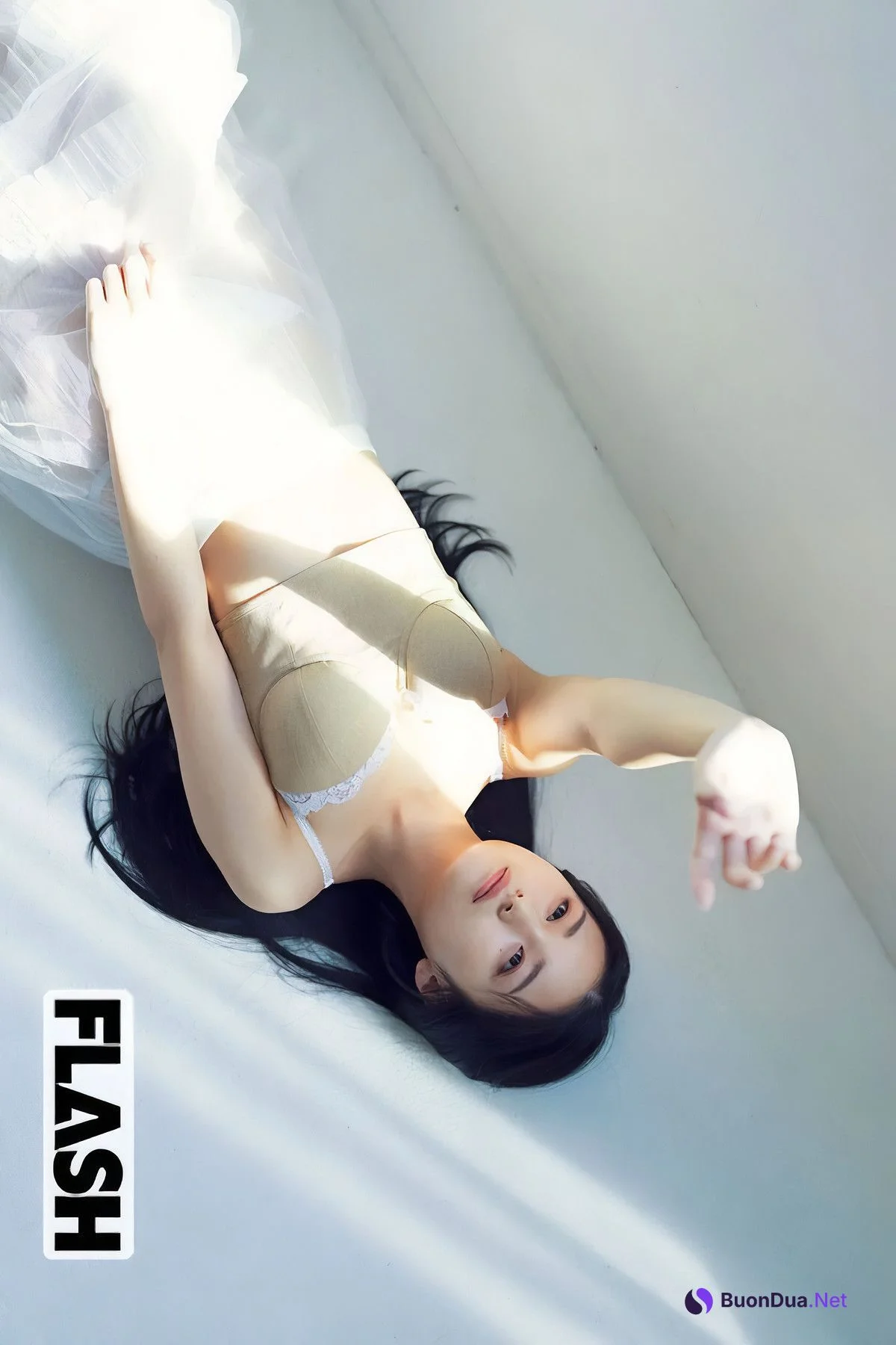 Mizuki Kirihara 桐原美月, FLASH 2025.01.14 (フラッシュ 2025年1月14日号) - Photo 10