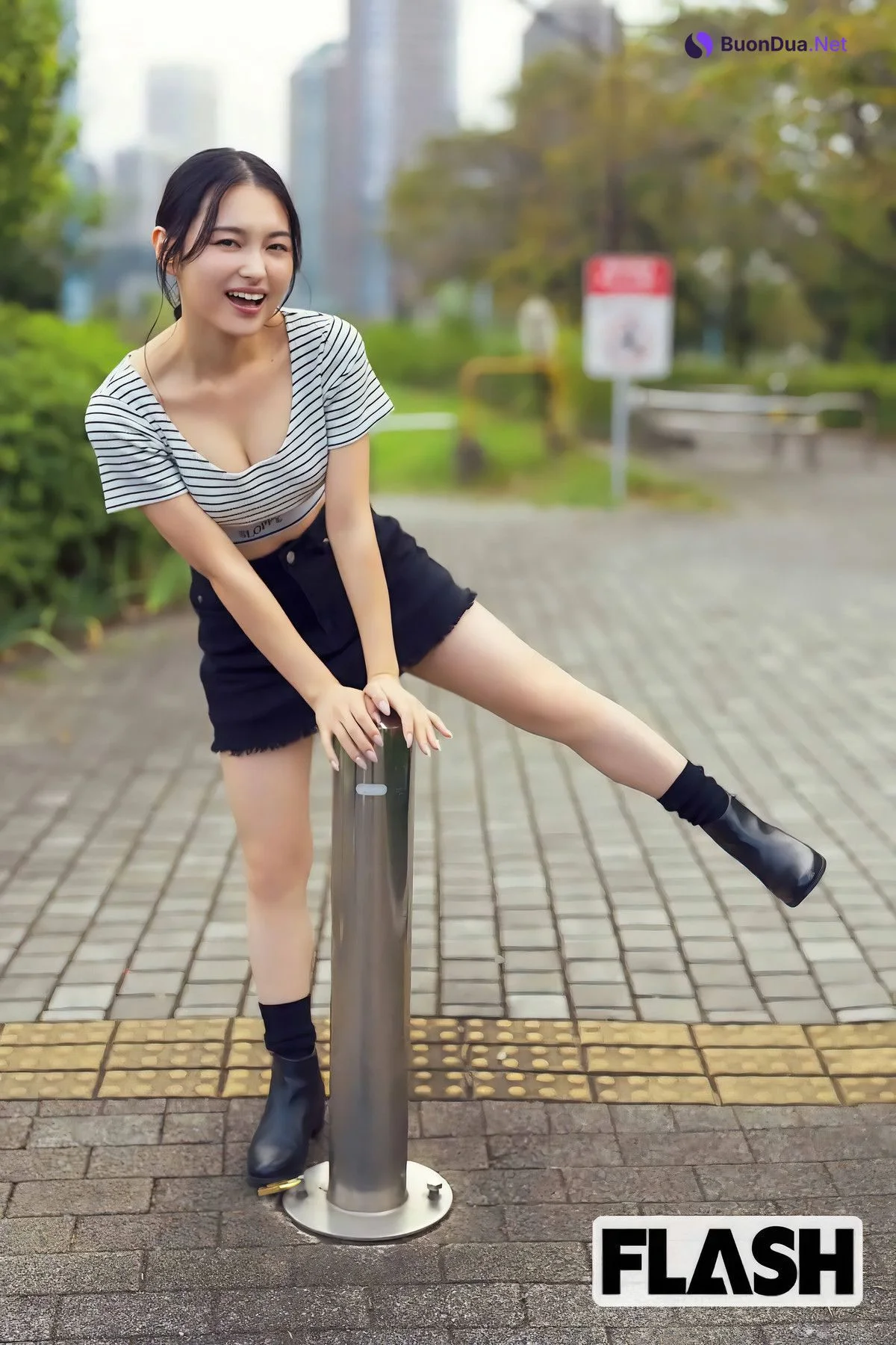 Mizuki Kirihara 桐原美月, FLASH 2025.01.14 (フラッシュ 2025年1月14日号) - Photo 11