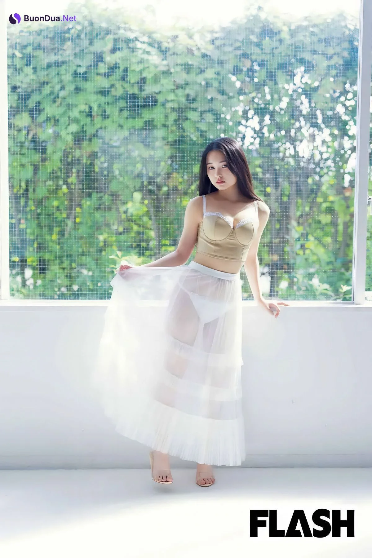 Mizuki Kirihara 桐原美月, FLASH 2025.01.14 (フラッシュ 2025年1月14日号) - Photo 9