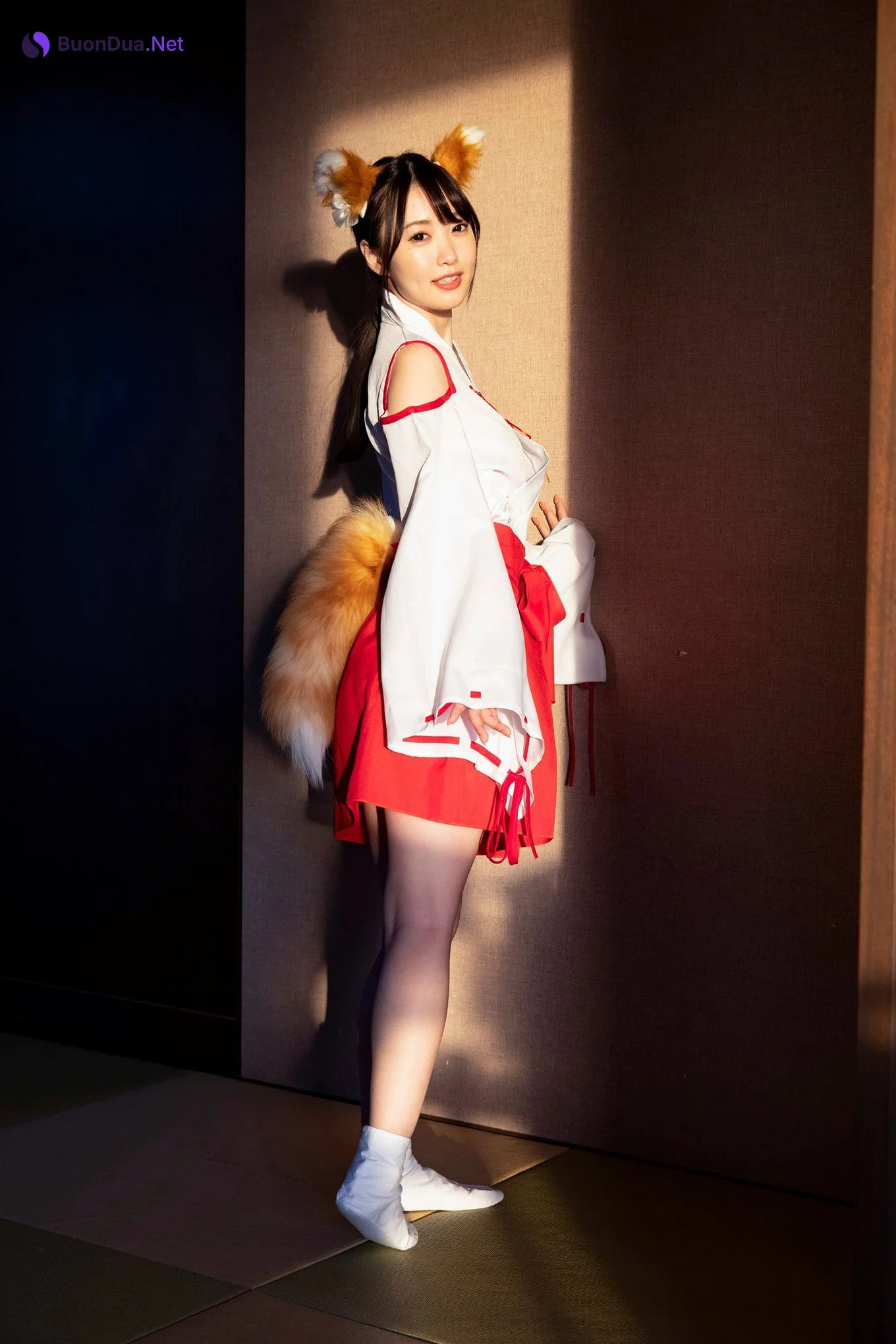 Mizuki Sakikawa 崎川みずき, アイドルワン 狐が嫁入りできなかったので今日も晴天です - Photo 2