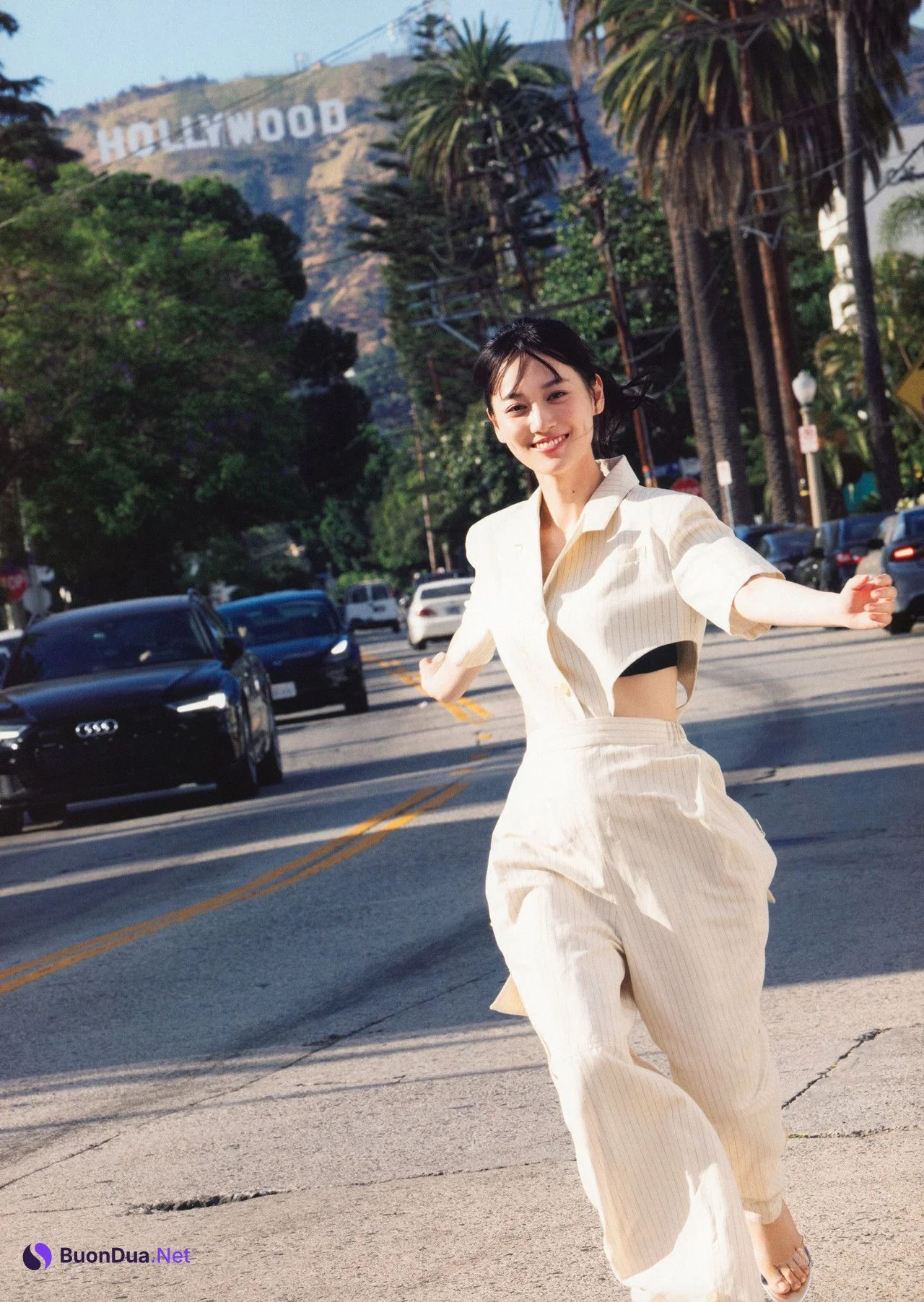 Mizuki Yamashita 山下美月, 2nd 写真集 「ヒロイン Heroine」 Set.02 - Photo 2
