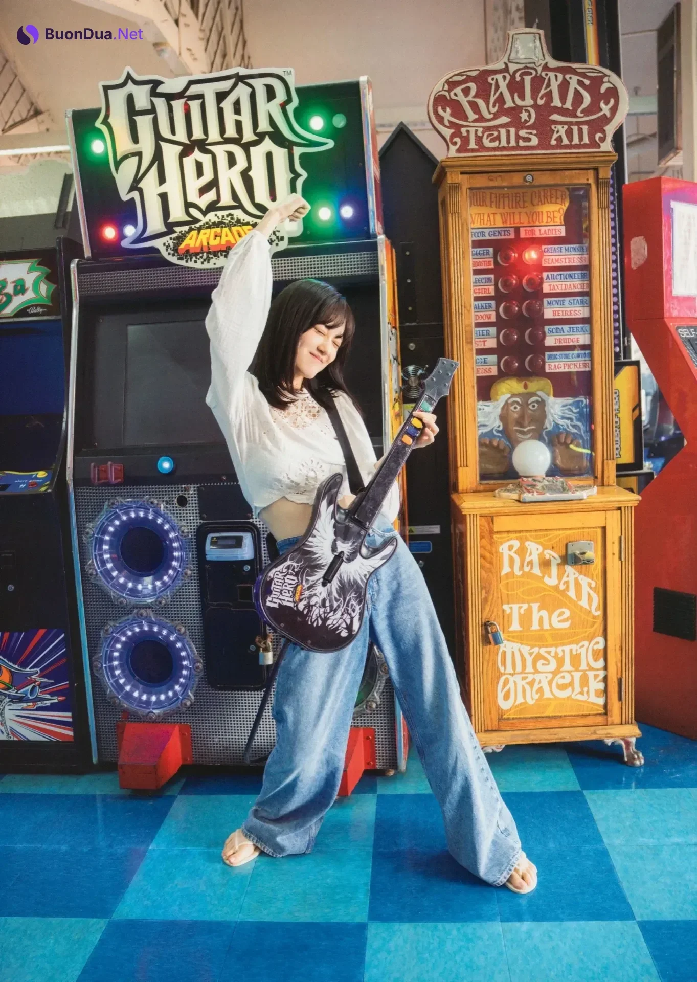 Mizuki Yamashita 山下美月, 2nd写真集 「ヒロイン」 Set.01 - Photo 3