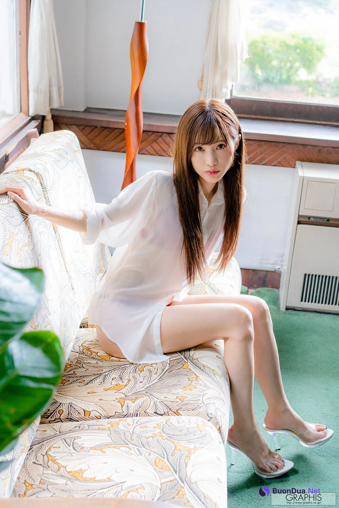 Moe Amatsuka 天使もえ, [Graphis] Gals 「HONEY」 Vol.01 - Photo 2