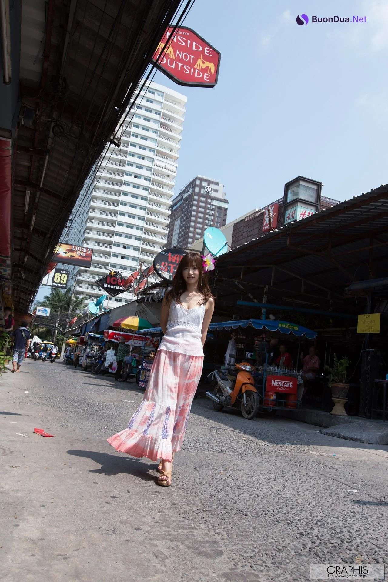 Moe Amatsuka 天使もえ, [Graphis] Gals 「Tropiacl Summer!」 Vol.01 - Photo 5
