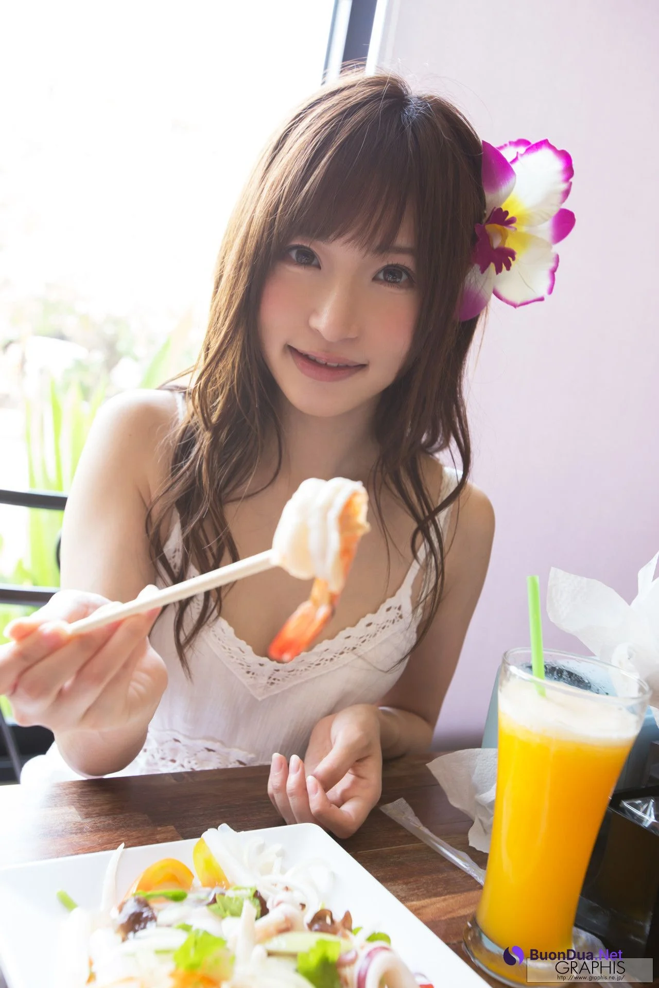 Moe Amatsuka 天使もえ, [Graphis] Gals 「Tropiacl Summer!」 Vol.02 - Photo 3