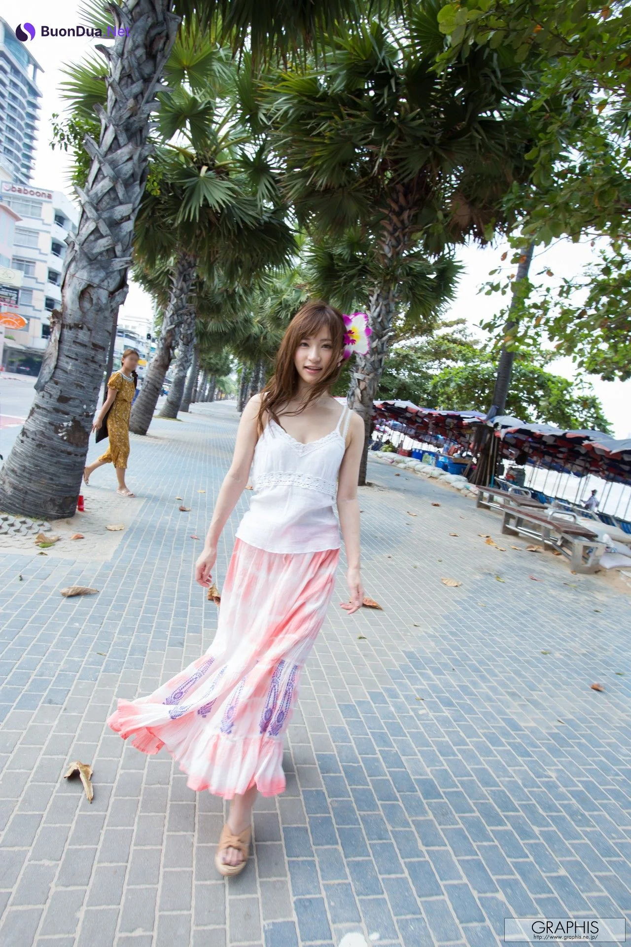 Moe Amatsuka 天使もえ, [Graphis] Gals 「Tropiacl Summer!」 Vol.03 - Photo 2