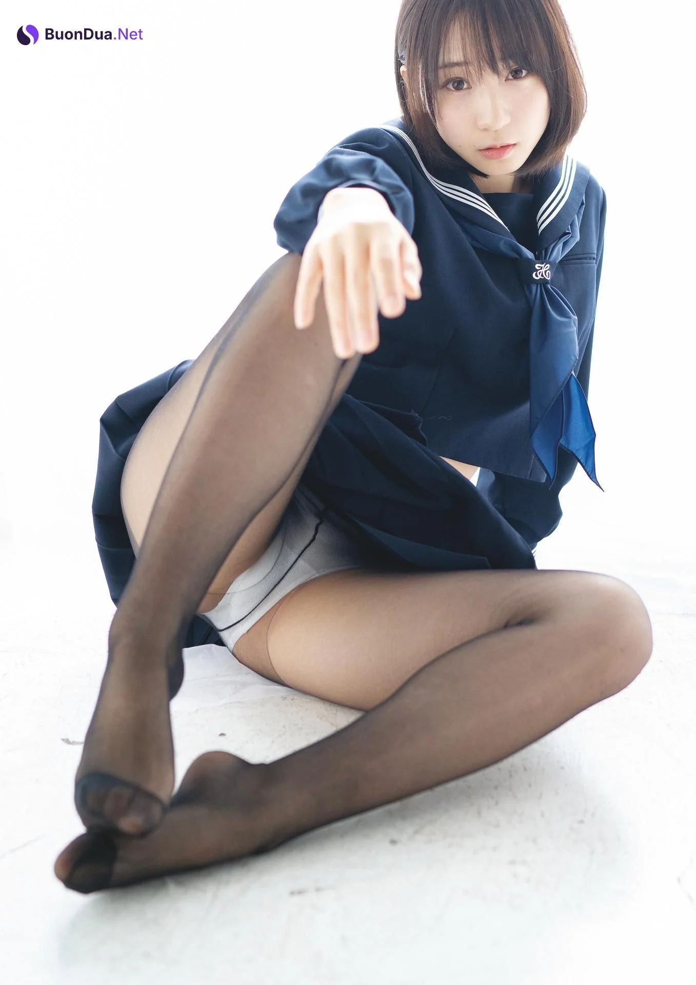 Moe Iori 伊織もえ, 写真集 1億3000万人の黒タイツ星人！黒だ白だ正義だ悪だ関係ないッ！！パンツが正義を守るお♥ Set 02 - Photo 15