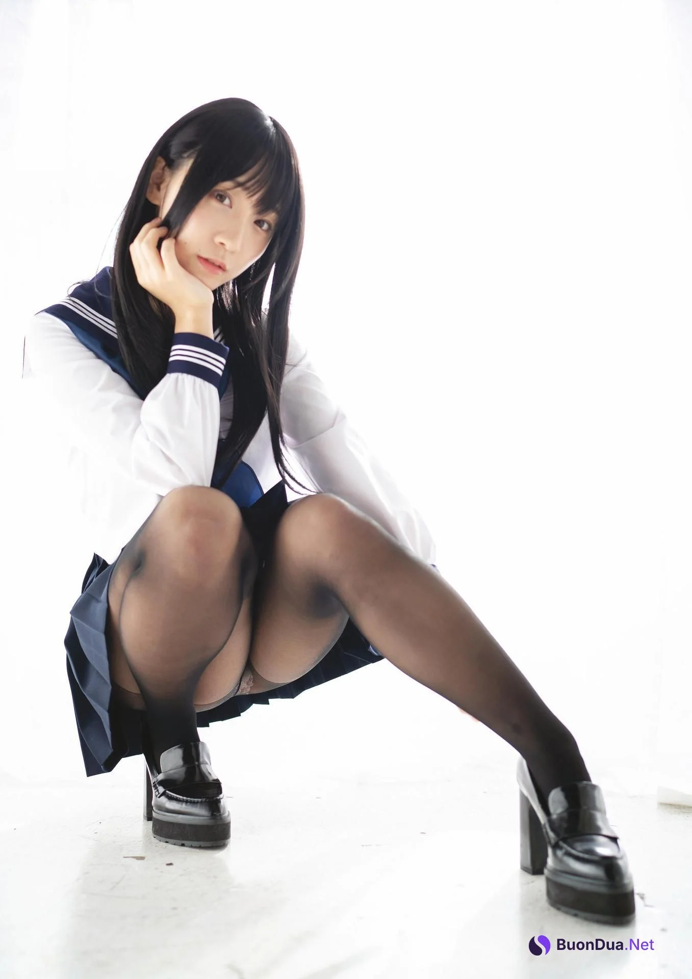 Moe Iori 伊織もえ, 写真集 1億3000万人の黒タイツ星人！黒だ白だ正義だ悪だ関係ないッ！！パンツが正義を守るお♥ Set 03 - Photo 2