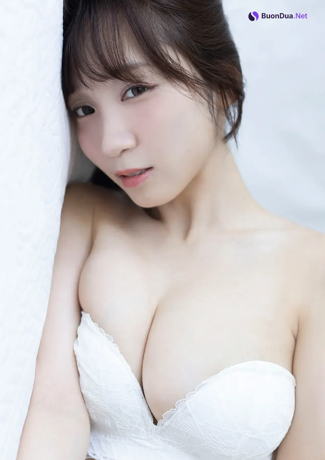 Moe Iori 伊織もえ, 写真集 スピサン グラビアフォトブック [幽かな休日] - 写真 12