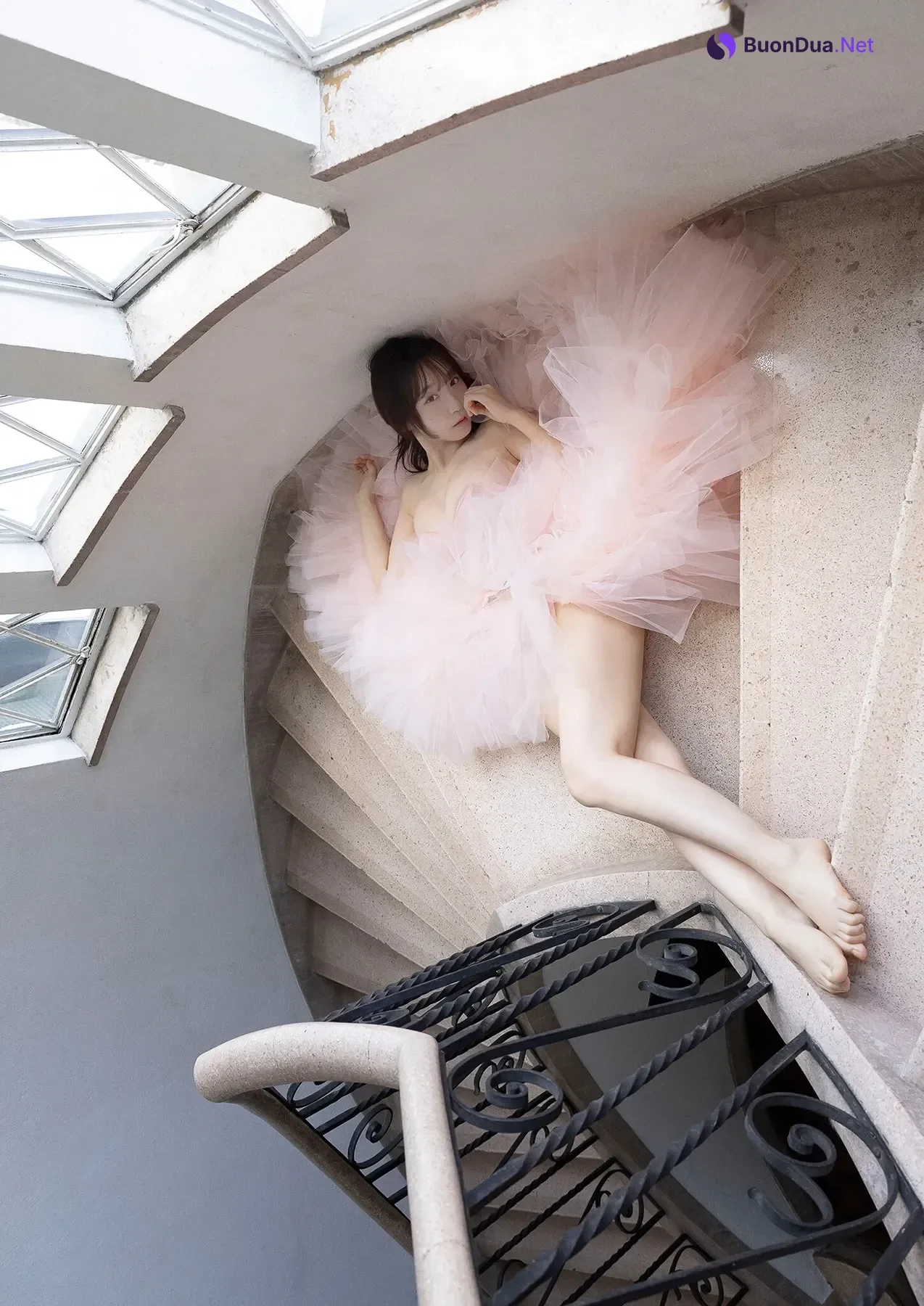 Moe Iori 伊織もえ, 写真集 スピサン グラビアフォトブック [幽かな休日] - 写真 15