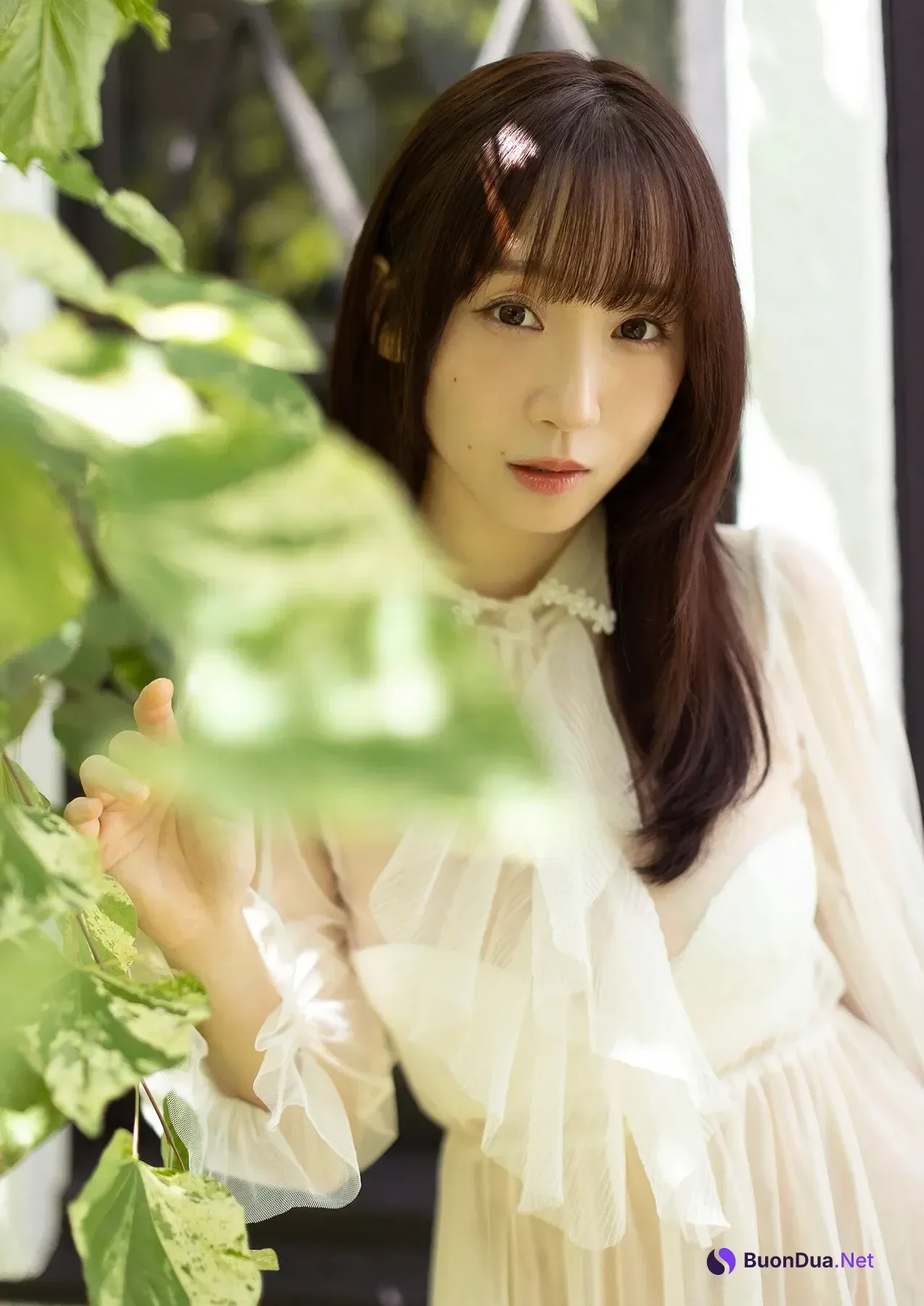Moe Iori 伊織もえ, 写真集 スピサン グラビアフォトブック [幽かな休日] - 写真 2