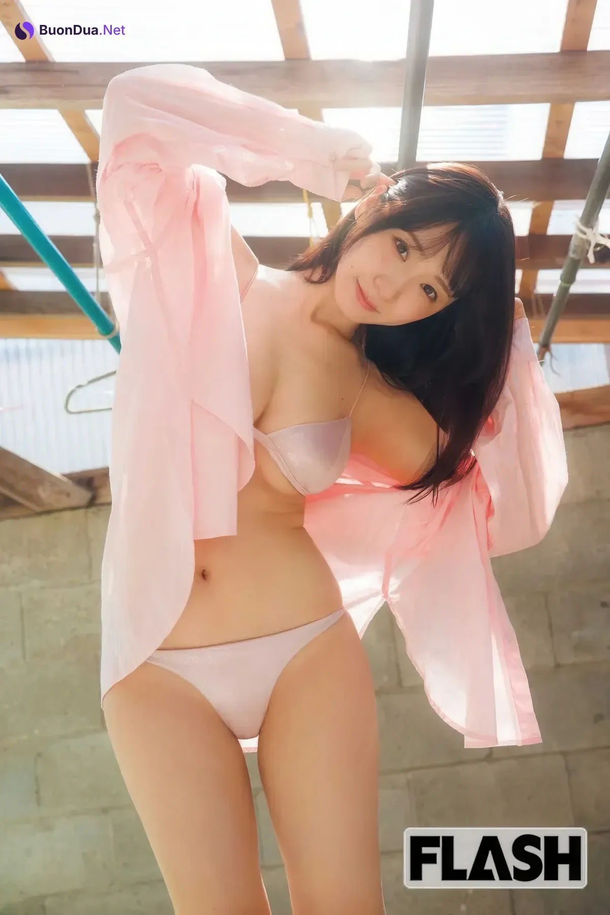 Moe Iori 伊織もえ, FLASH 2025.12.16 (フラッシュ 2025年12月16日号) - Photo 19