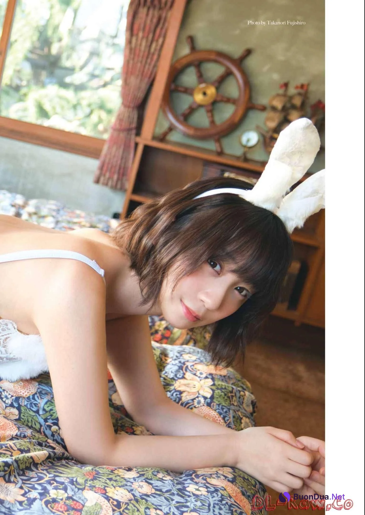 Moe Iori 伊織もえ, Young Gangan 2023 No.02 (ヤングガンガン 2023年2号) - Photo 4