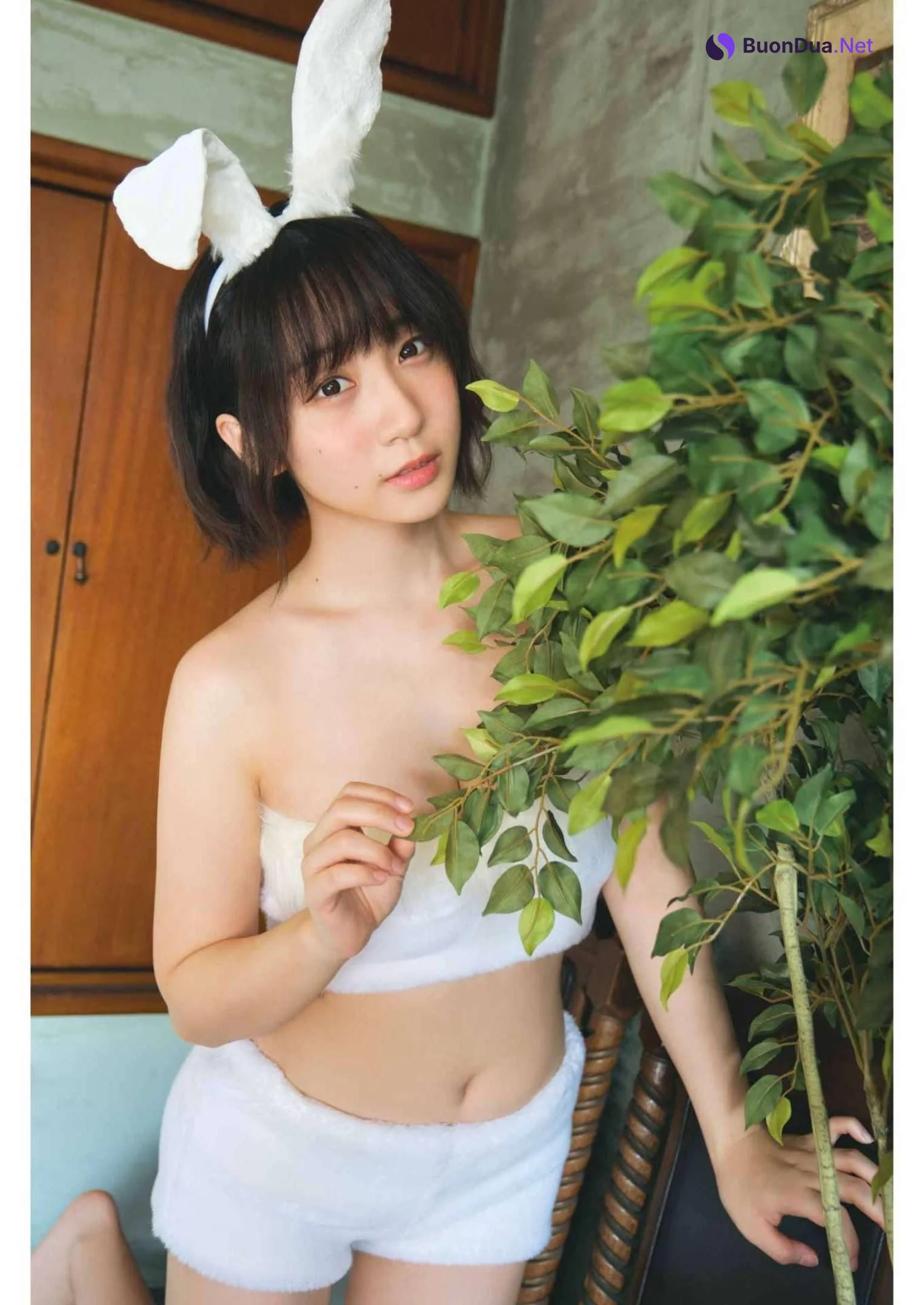 Moe Iori 伊織もえ, Young Gangan 2023 No.02 (ヤングガンガン 2023年2号) - Photo 9