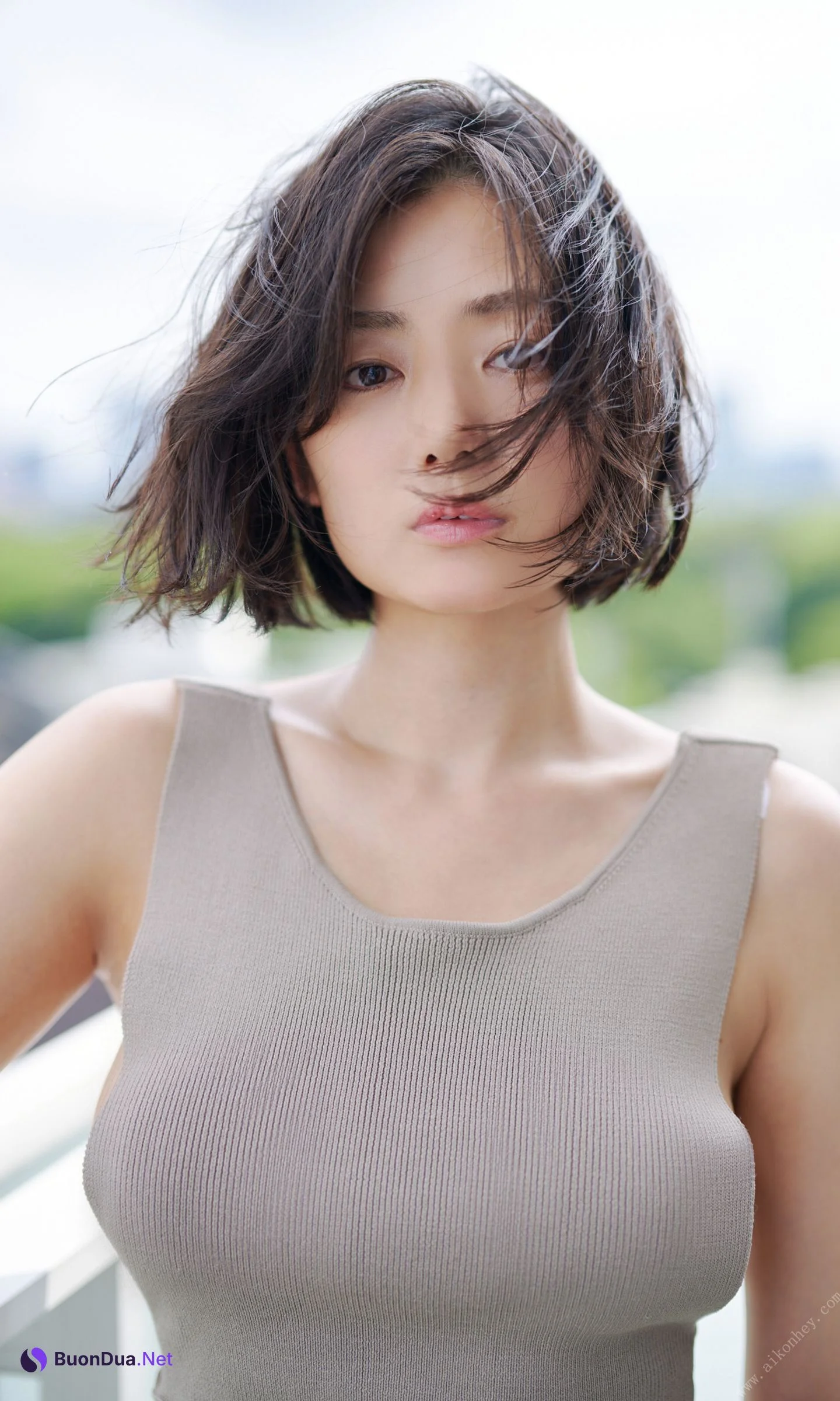 Moemi Katayama 片山萌美, 写真集 デジタル限定 「街に生きる」 Set.02 - 照片 16