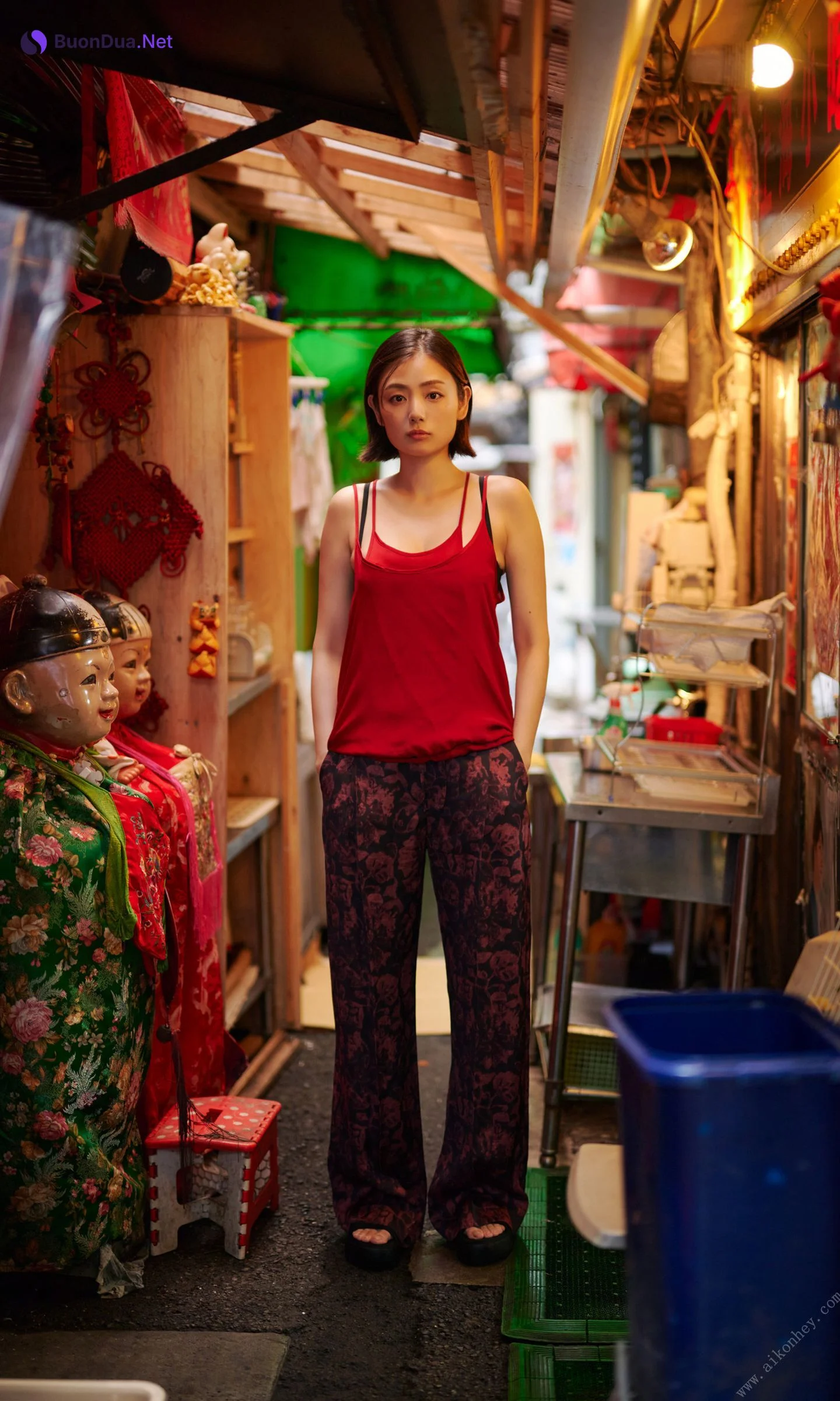 Moemi Katayama 片山萌美, 写真集 デジタル限定 「街に生きる」 Set.02 - 照片 6
