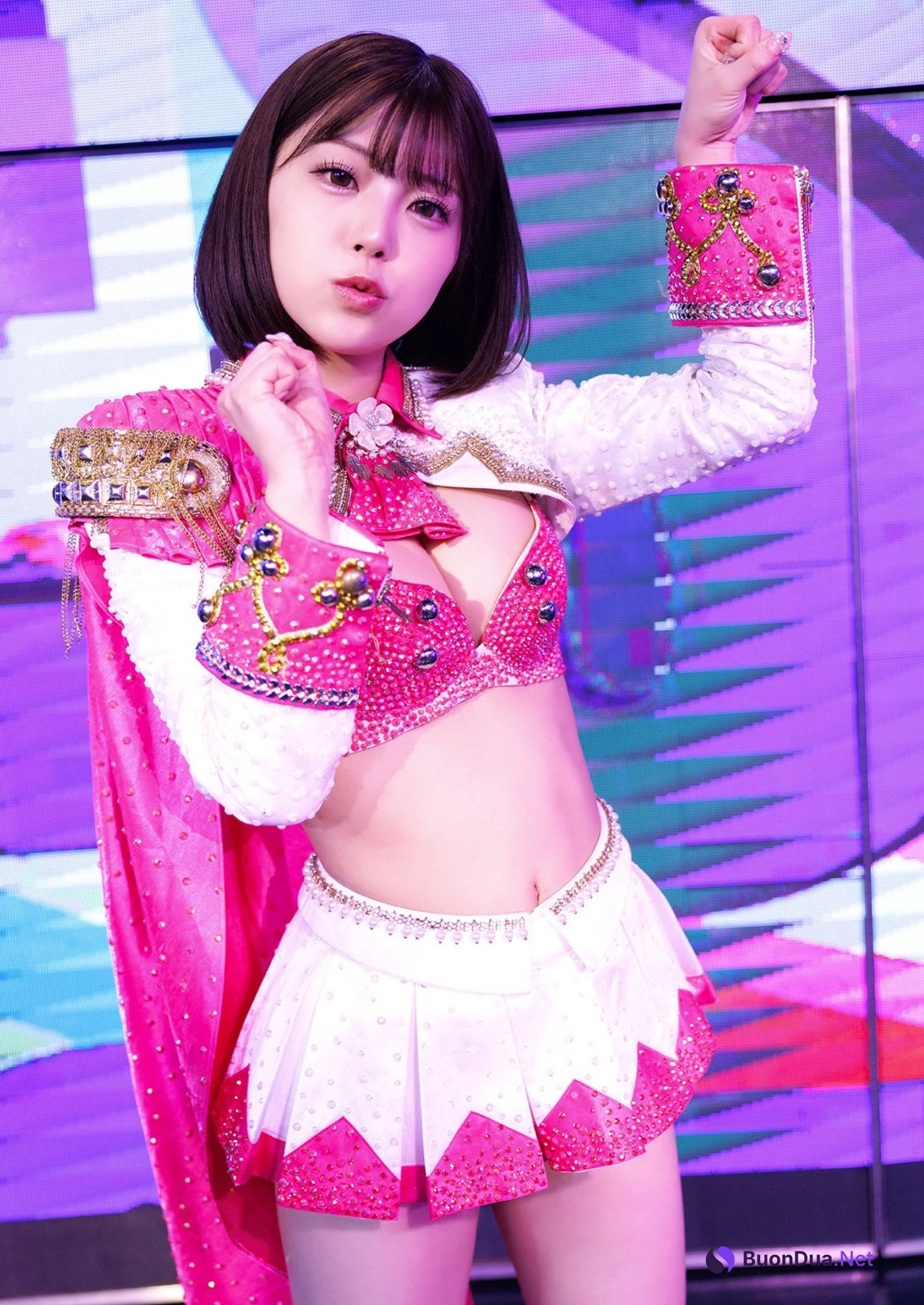 MOMO もも, Young Jump 2022 No.35 (ヤングジャンプ 2022年35号) - Photo 4