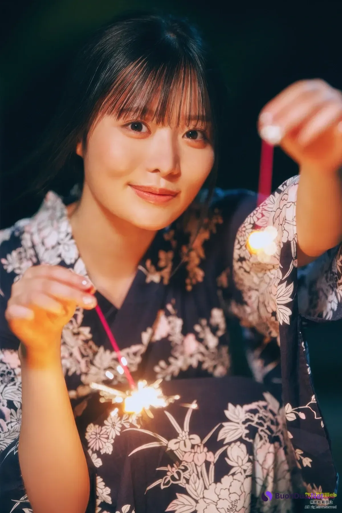Momoha Takatsuru 高鶴桃羽, Young Magazine 2025 No.43 (ヤングマガジン 2025年43号) - Photo 10