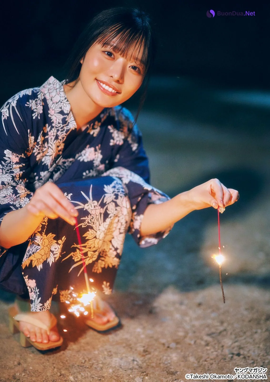 Momoha Takatsuru 高鶴桃羽, Young Magazine 2025 No.43 (ヤングマガジン 2025年43号) - Photo 16