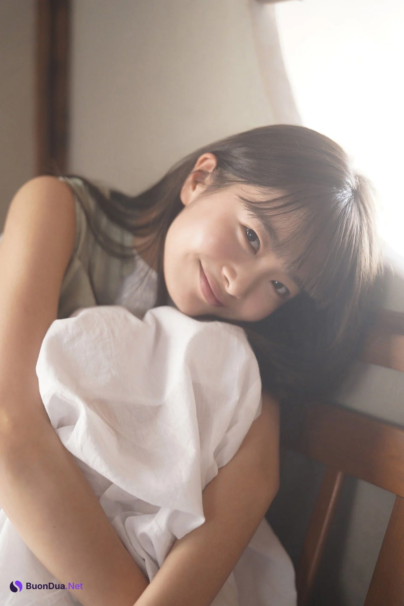 Momoka Goshima 五島百花, ヤンマガWeb ラから見るか？エモから見るか？ - Photo 2