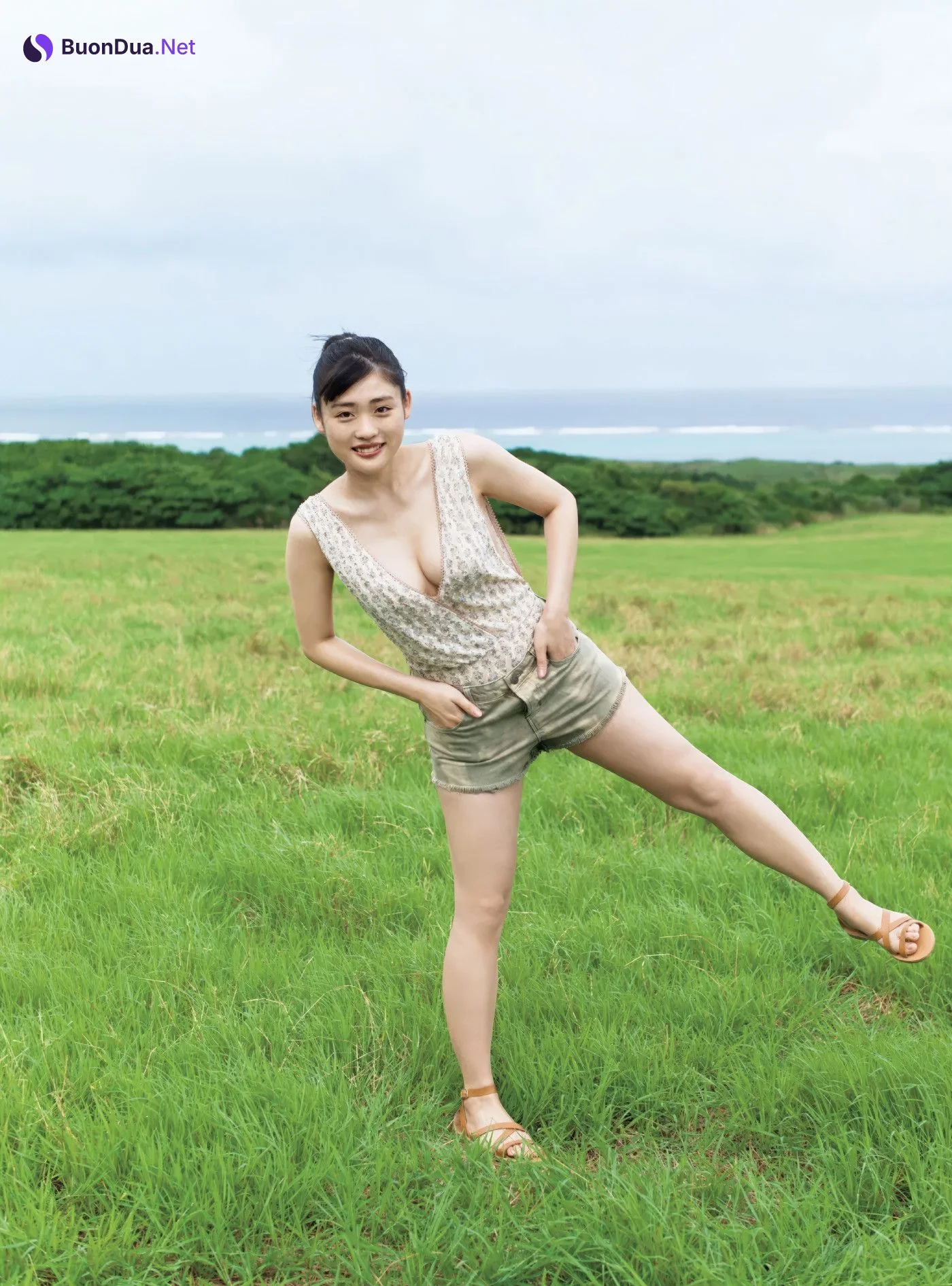 Momoka Ishida 石田桃香, 1st 写真集 [MOMOKA] Set.01 - Photo 11