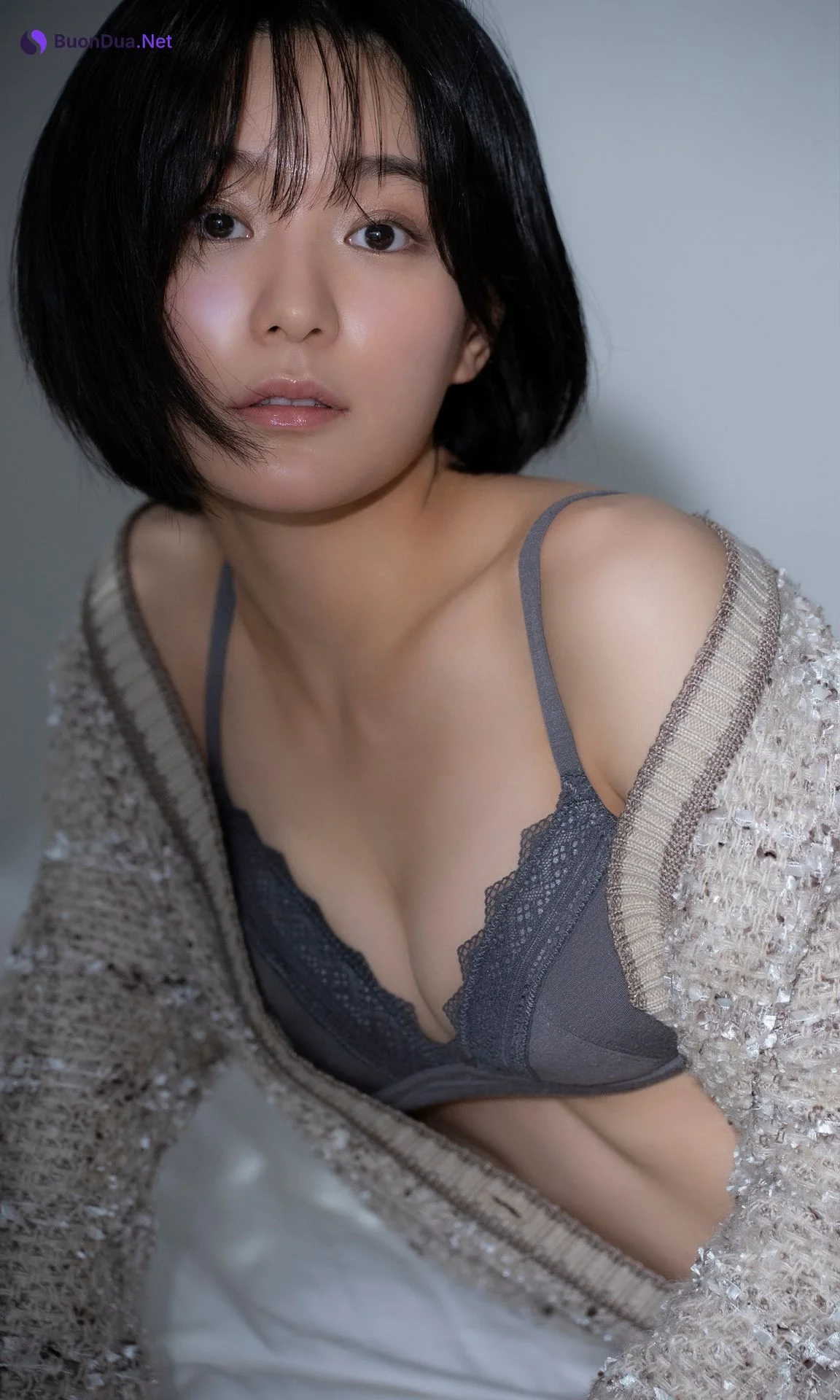 Momoko Arata 新田桃子, 週プレ Photo Book 「ドンブラ一人三役女優、初グラビア」 Set.02 - Photo 6