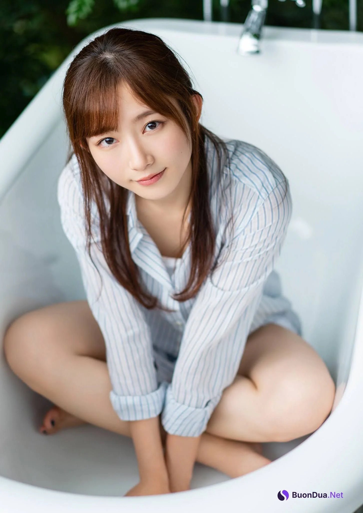 Nagisa Aoyama 青山なぎさ, Young Jump 2021 No.48 (ヤングジャンプ 2021年48号) - Photo 2