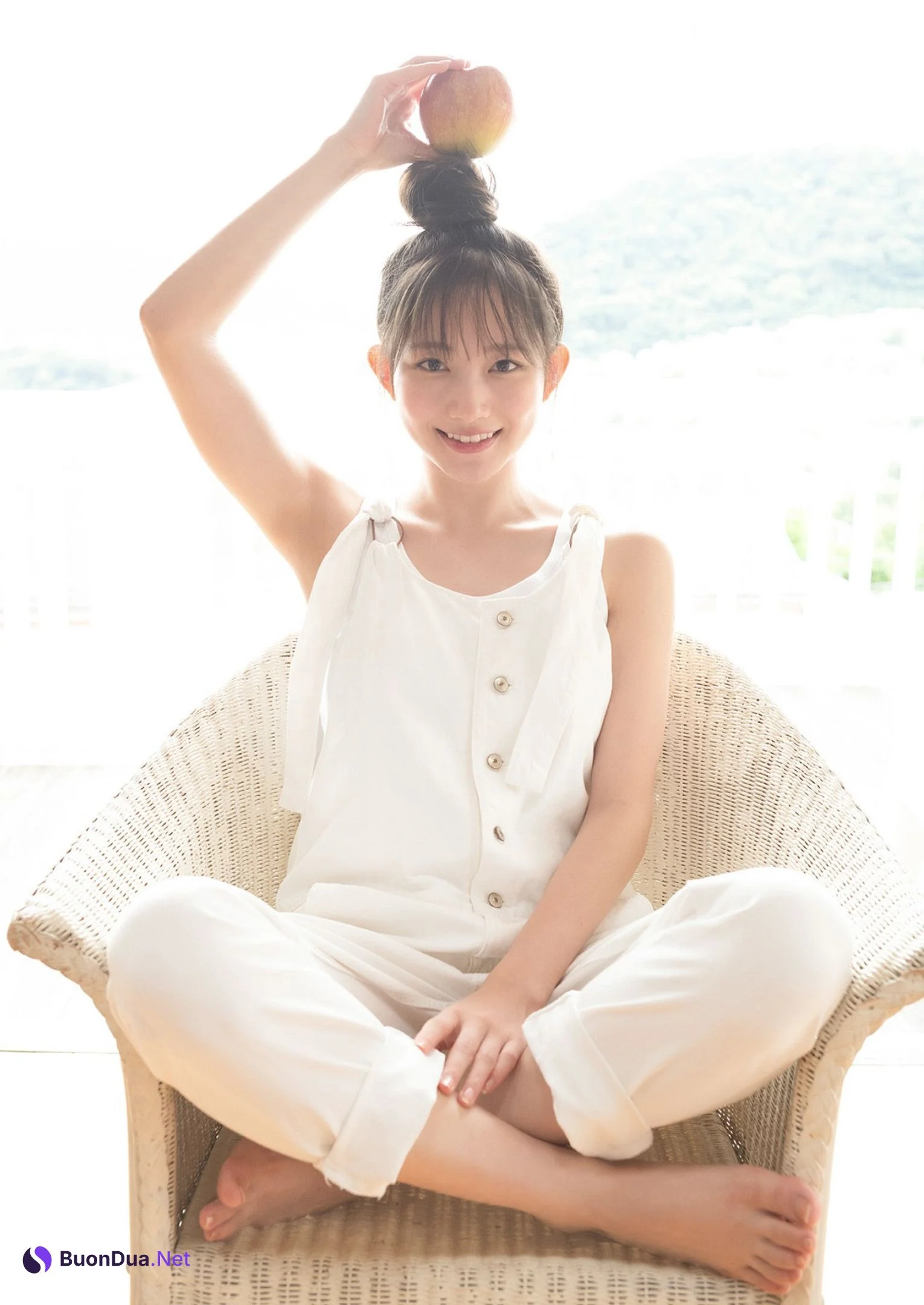 Nagisa Aoyama 青山なぎさ, Young Jump 2022 No.42 (ヤングジャンプ 2022年42号) - Photo 4