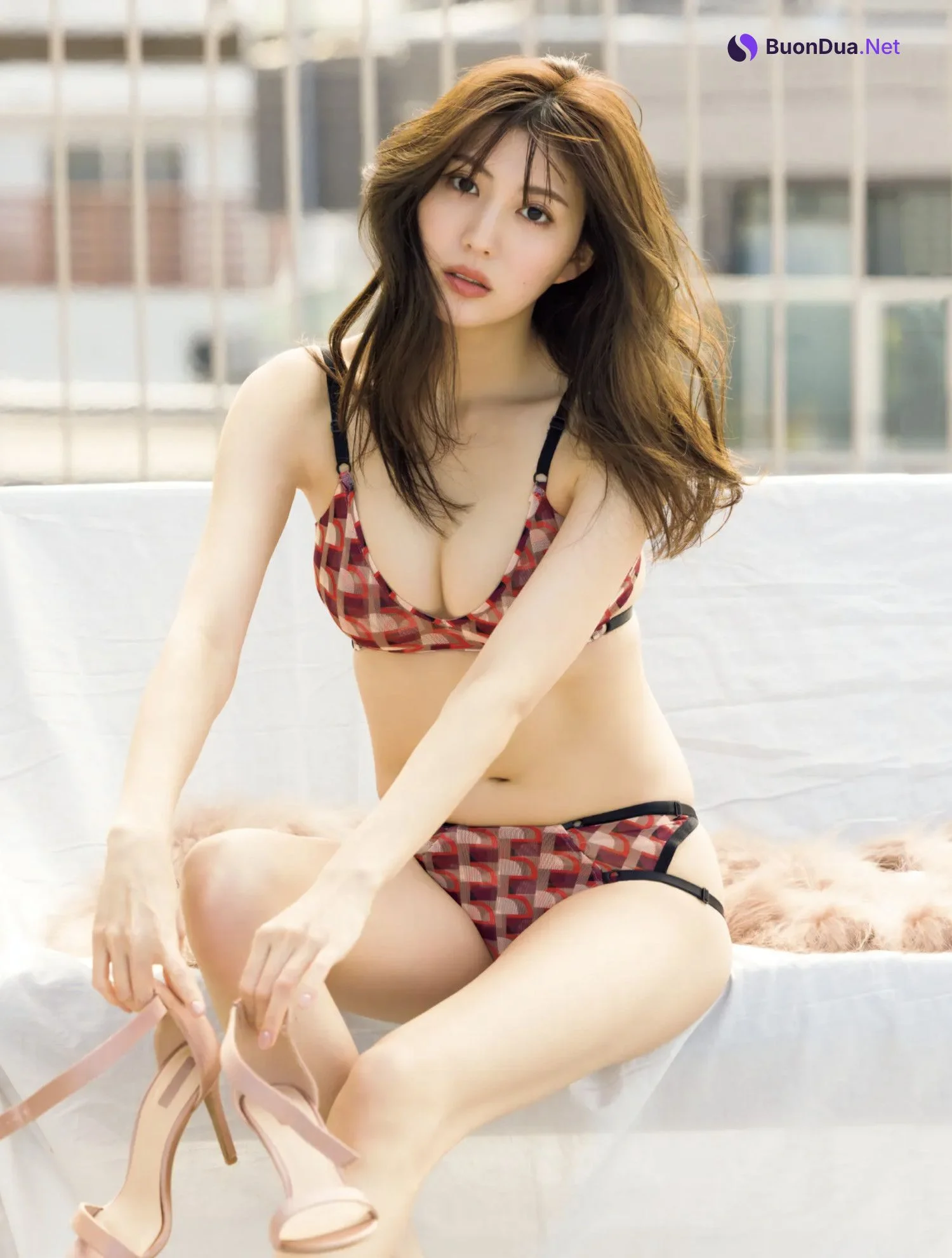 Nami Iwasaki 岩﨑名美, FRIDAY Gold 2022年7月27日号 - Photo 6