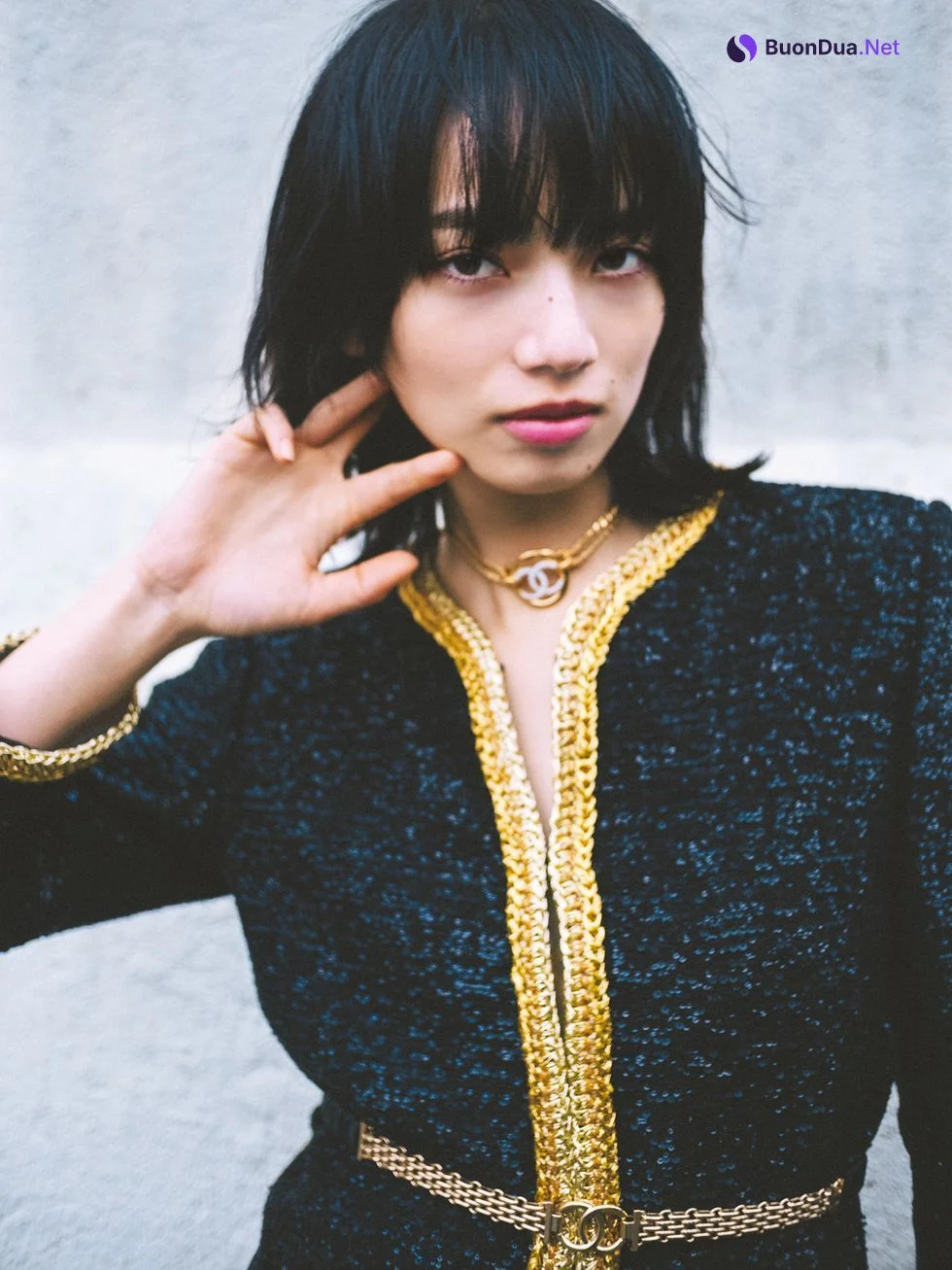 Nana Komatsu 小松菜奈, Harper’s Bazaar Japan ハーパーズ バザー 2022.05 - Photo 14