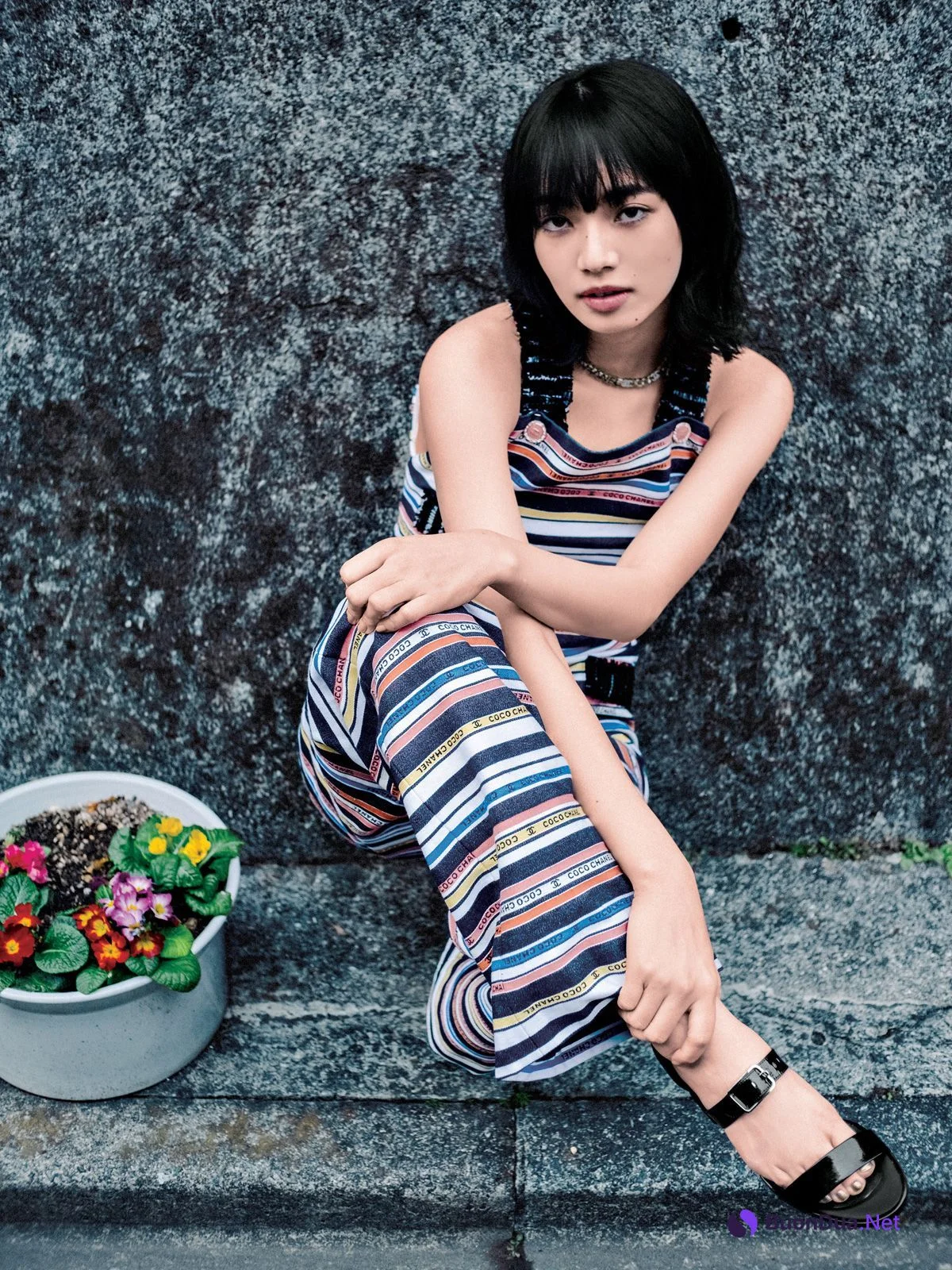 Nana Komatsu 小松菜奈, Harper’s Bazaar Japan ハーパーズ バザー 2022.05 - Photo 15