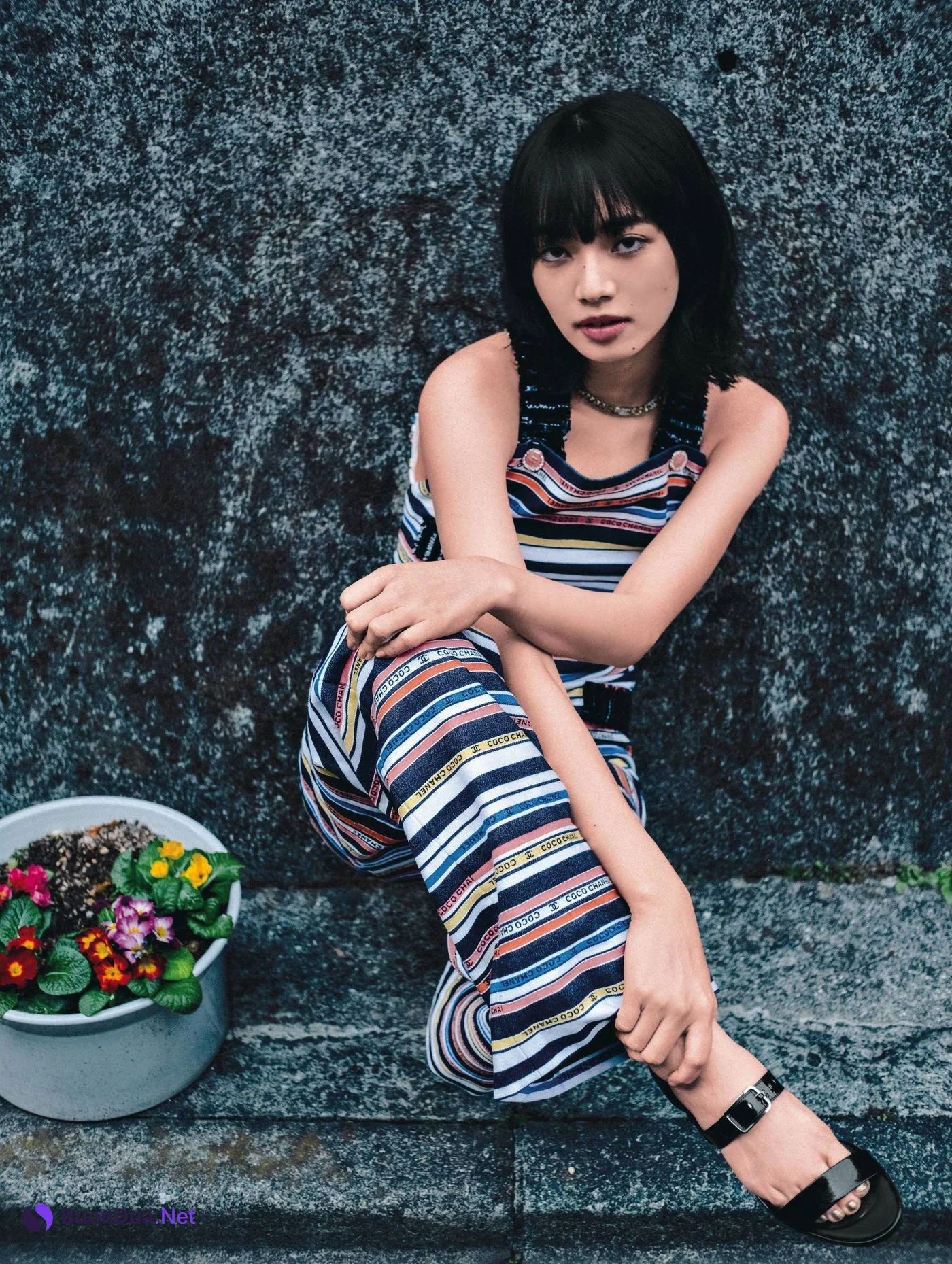 Nana Komatsu 小松菜奈, Harper’s Bazaar Japan ハーパーズ バザー 2022.05 - Photo 3
