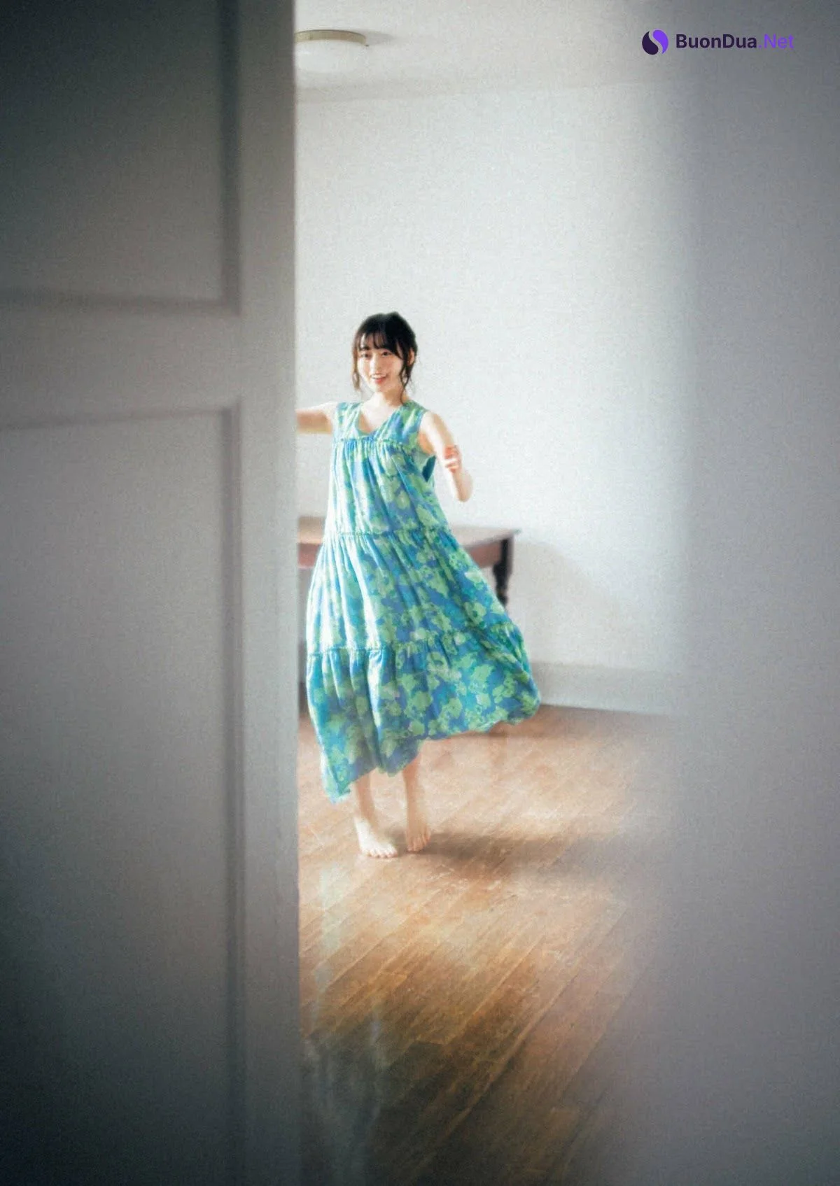 Nana Mori 森七菜, Shukan Bunshun 2023.05.18 (週刊文春 2023年5月18日号) - Photo 8